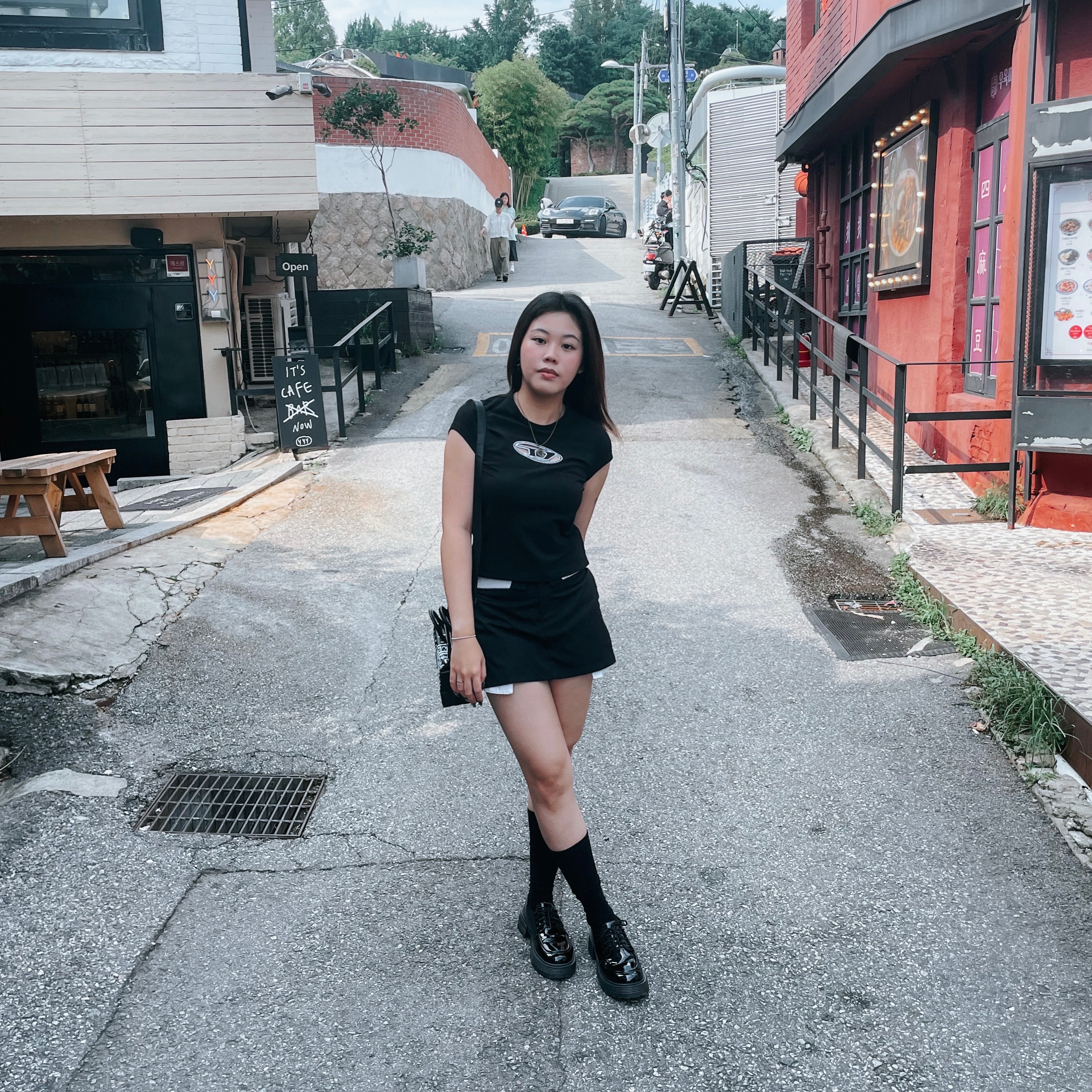(W) Diesel T-Angie Peekaboo Logo T-Shirt Black 착용 스타일