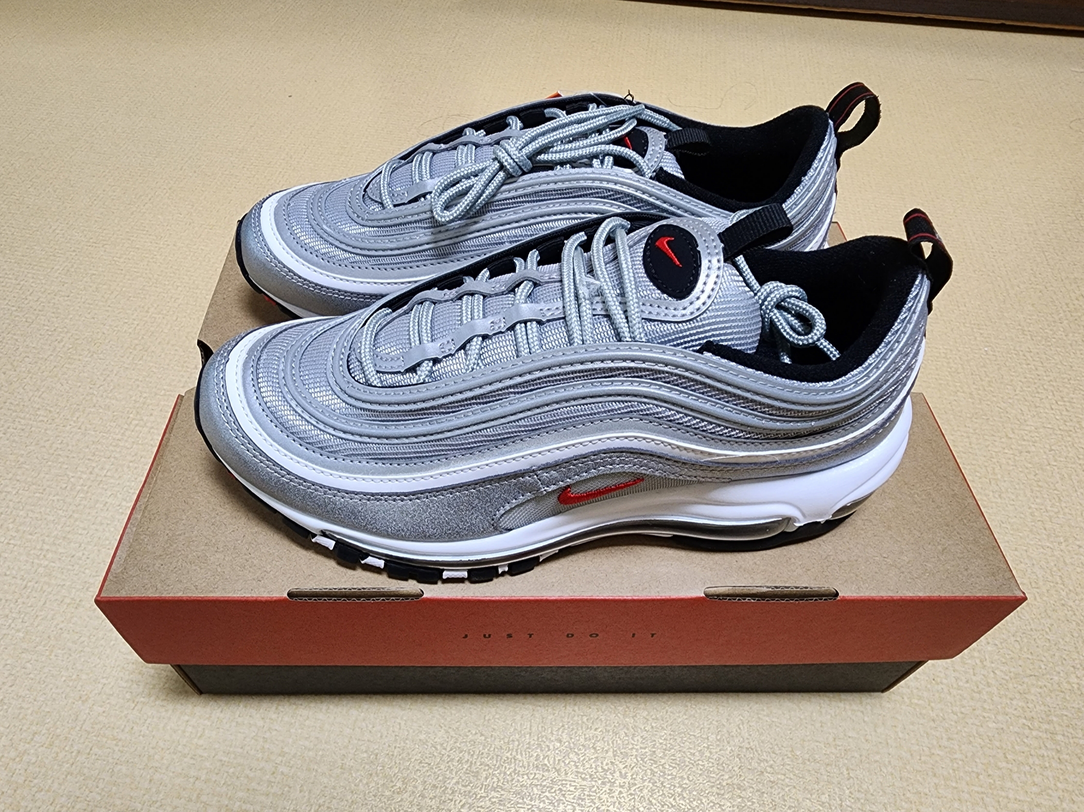 (W) Nike Air Max 97 OG Silver Bullet 2022 착용 스타일 - 3