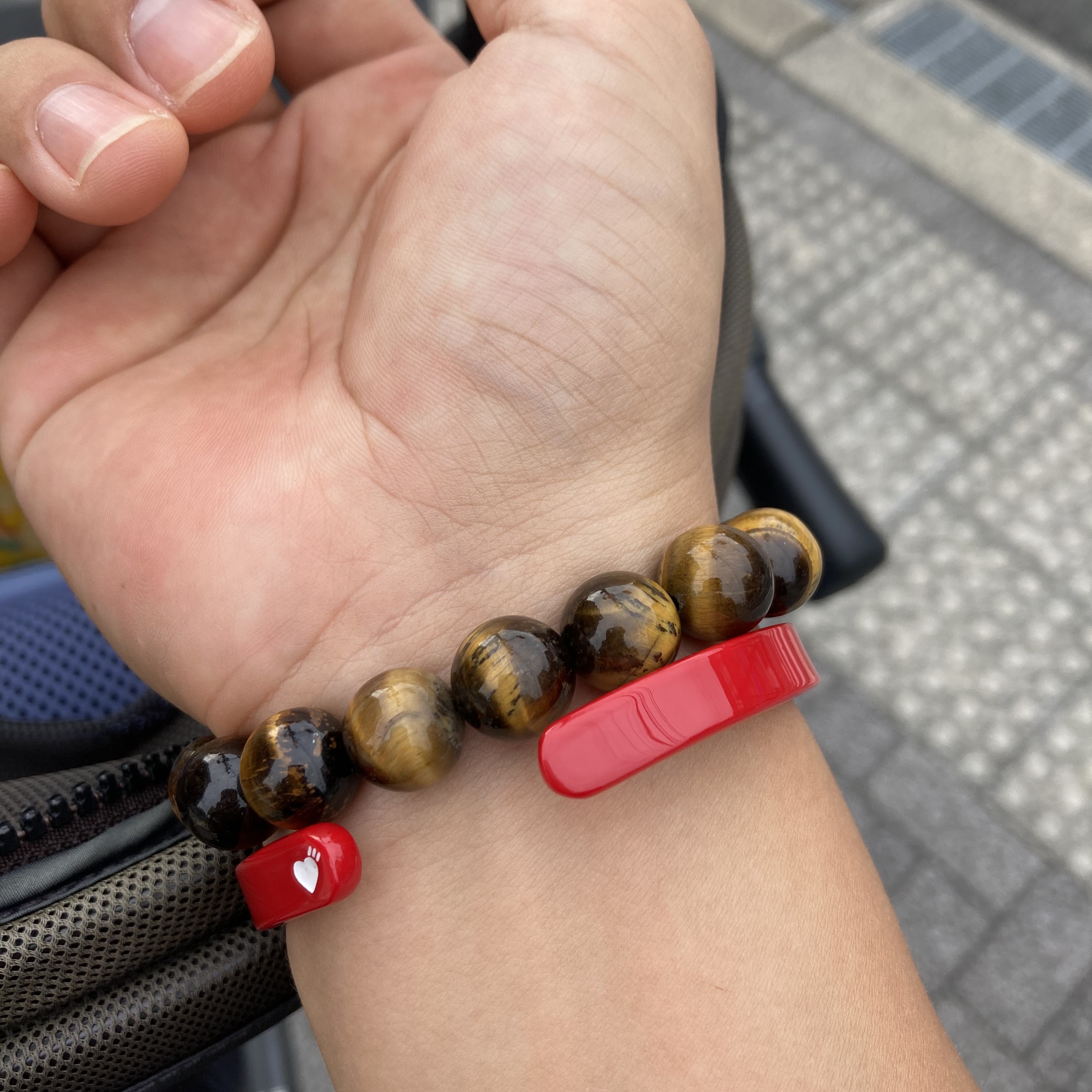 Human Made Acrylic Bangle #1 Red 착용 스타일 - 2