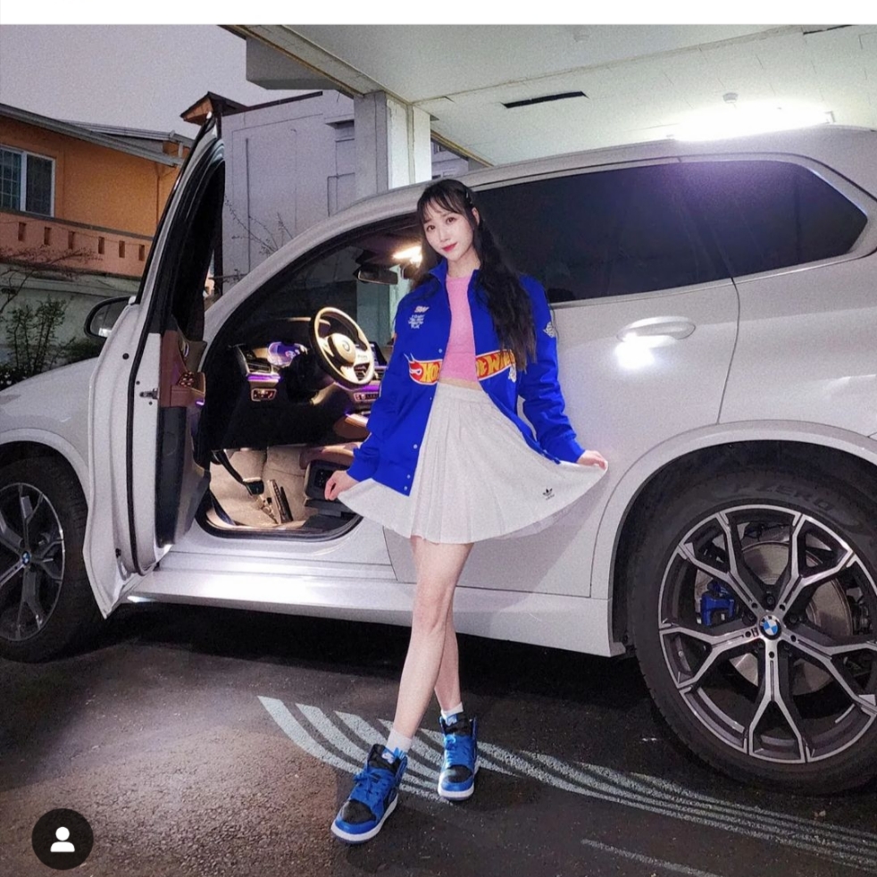 Jordan 1 Retro High OG Dark Marina Blue 착용 스타일 - 2