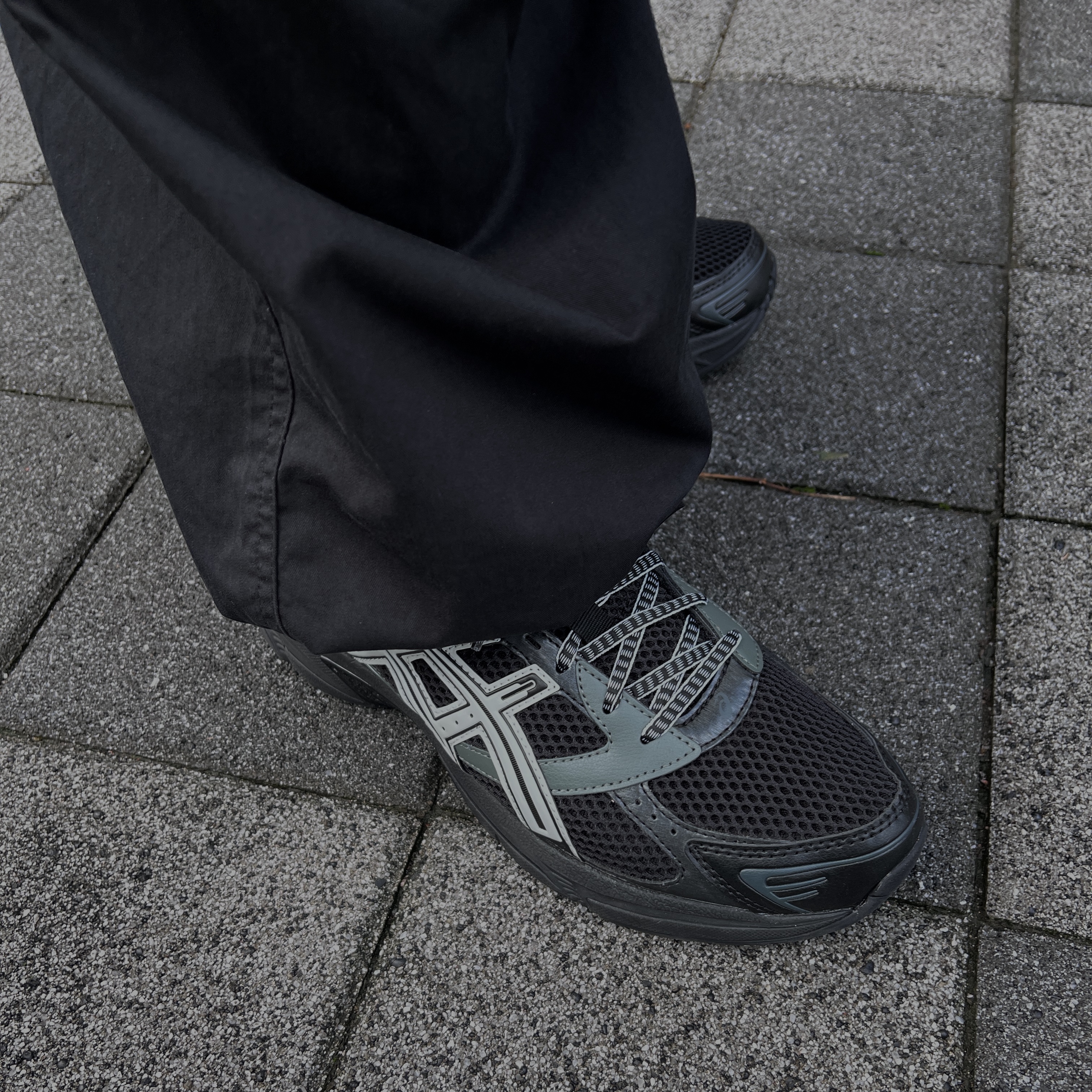 Asics Gel-1130 Black Glacier Grey - Folder Exclusive 착용 스타일 - 1
