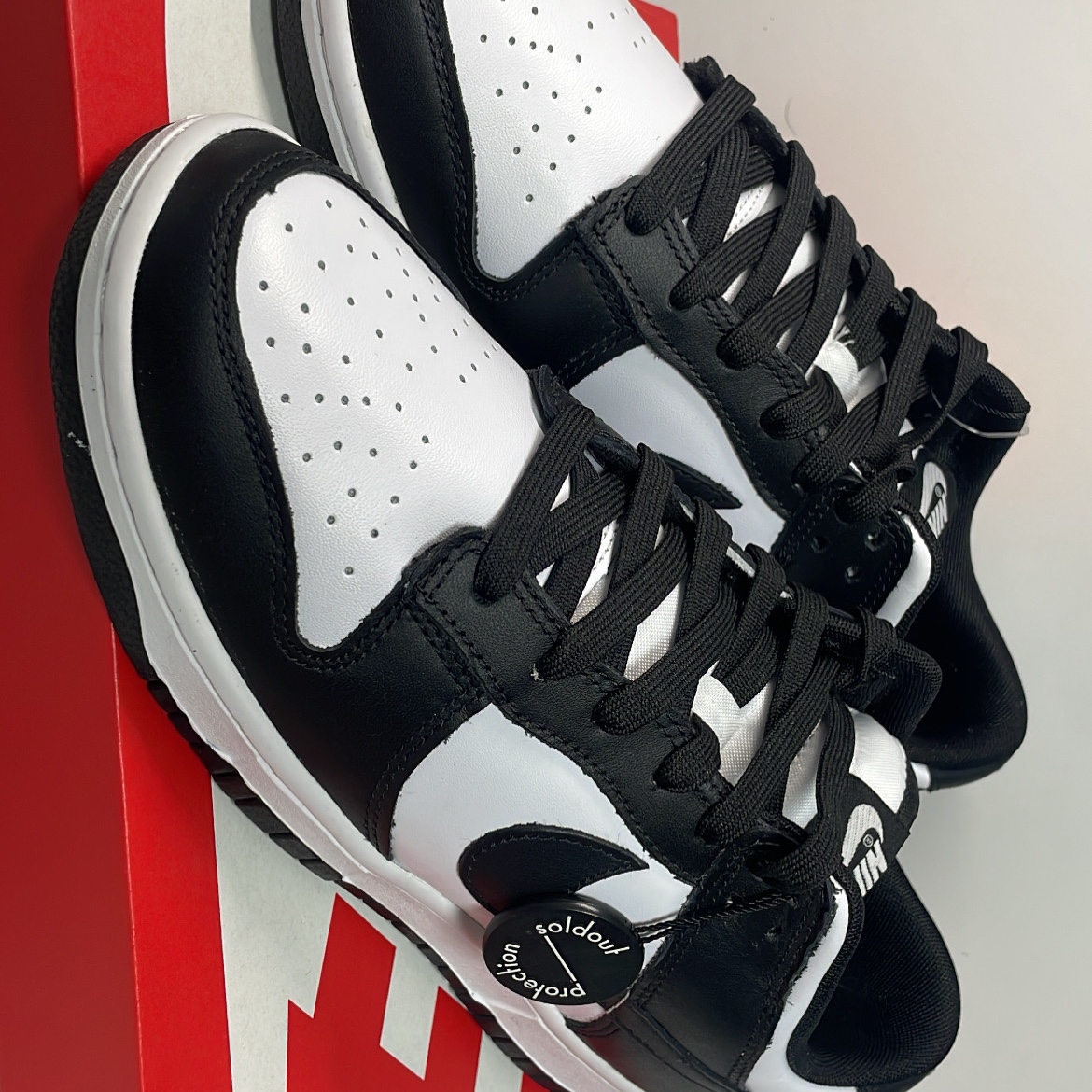 Nike Dunk Low Retro Black 착용 스타일 - 1