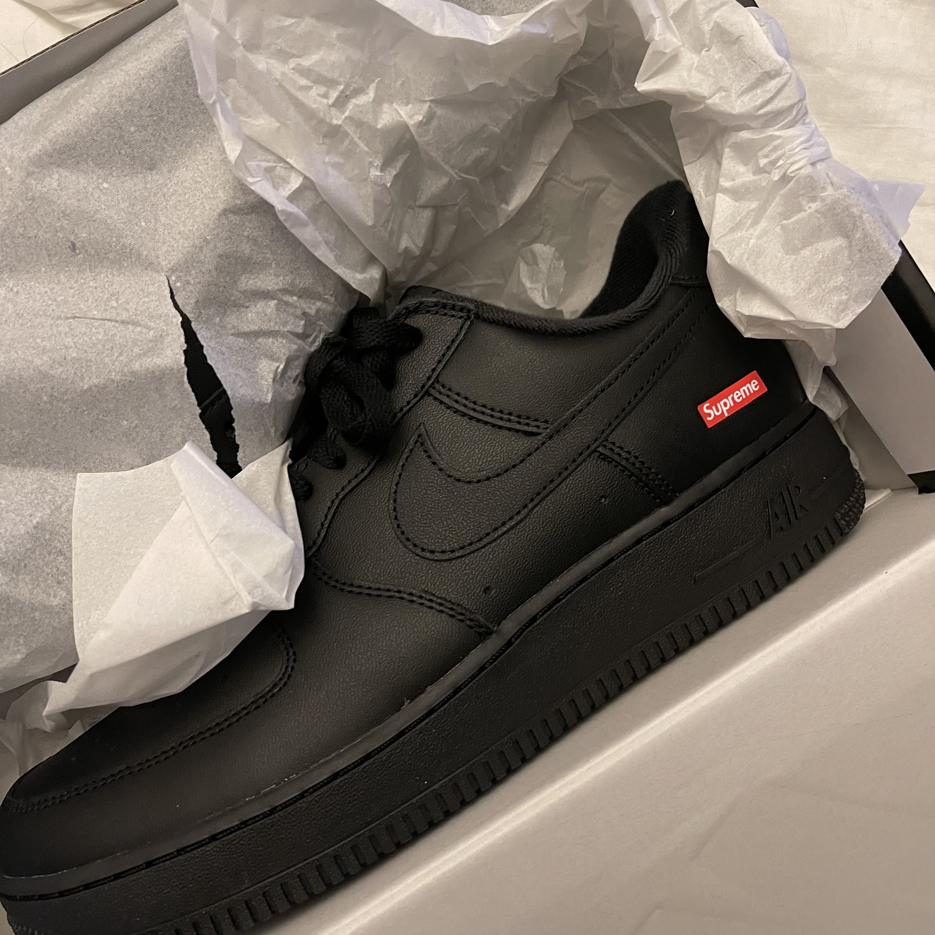 Nike x Supreme Air Force 1 Low Black 착용 스타일