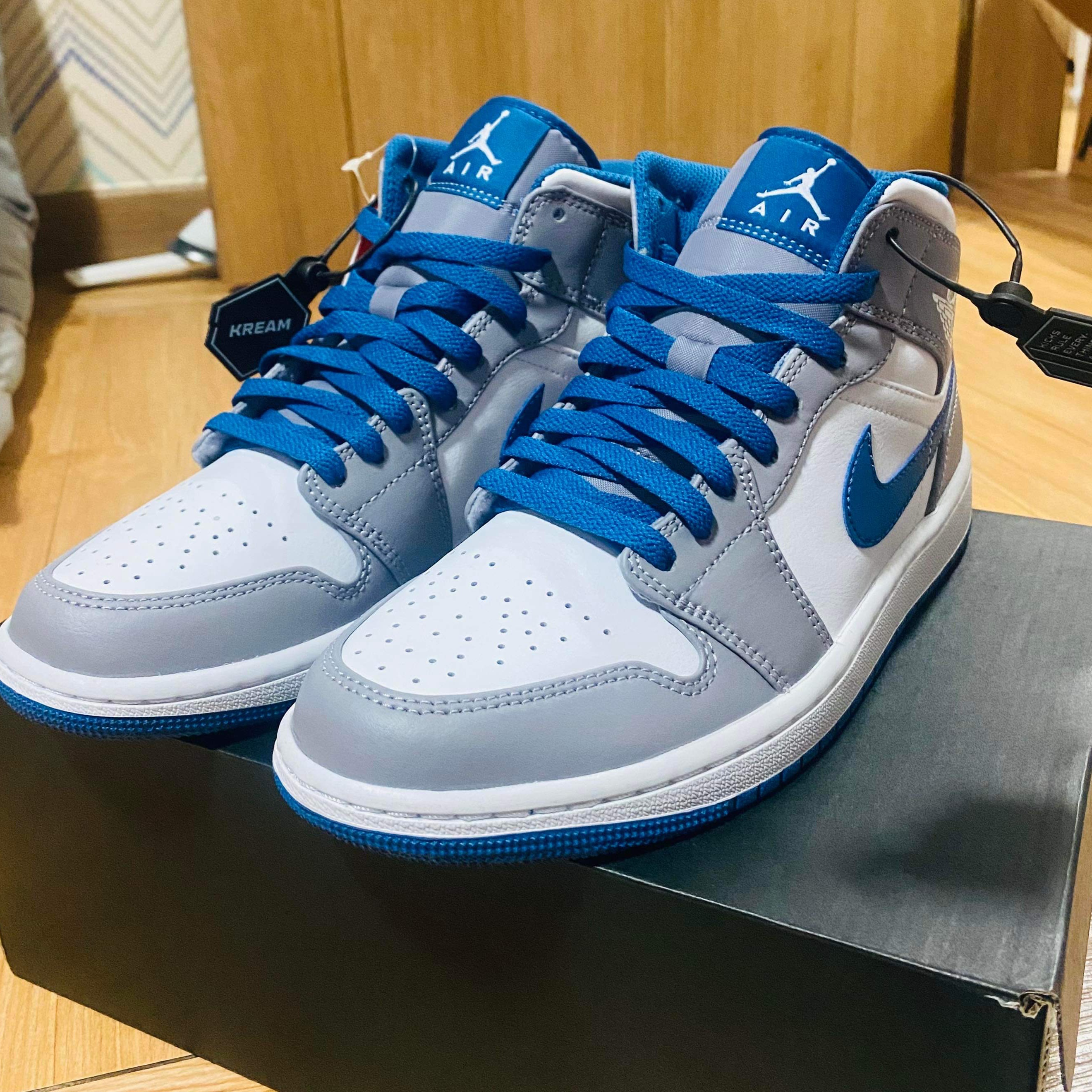 Jordan 1 Mid Cement Grey True Blue 착용 스타일