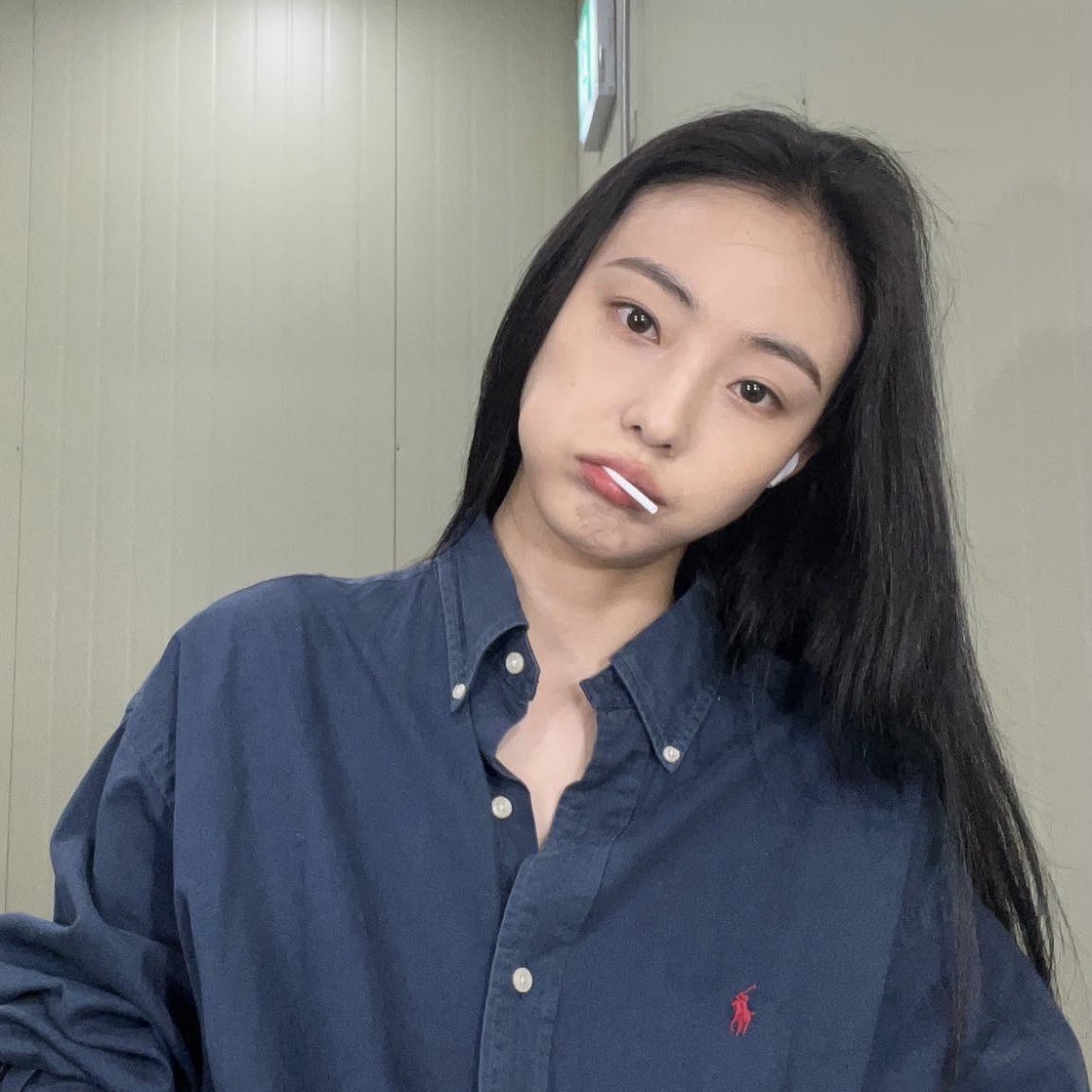[30% 적립] Polo Ralph Lauren Classic Fit Garment Dyed Oxford Shirt White 착용 스타일 - 2