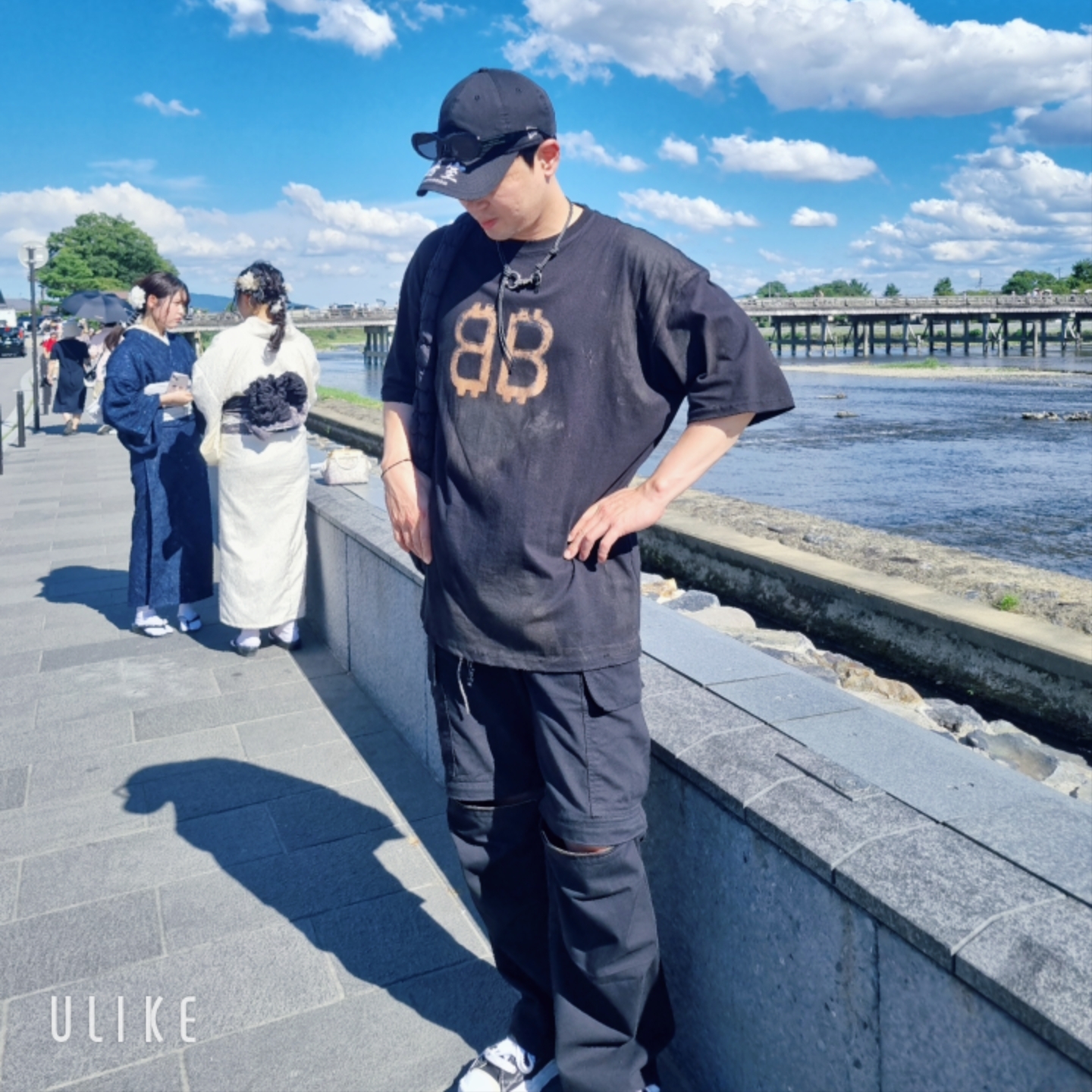 Balenciaga Oversized Crypto T-Shirt Faded Black, Darkr8m Studio x New Era Unstructured Ball Cap Black 착용 스타일 - 2