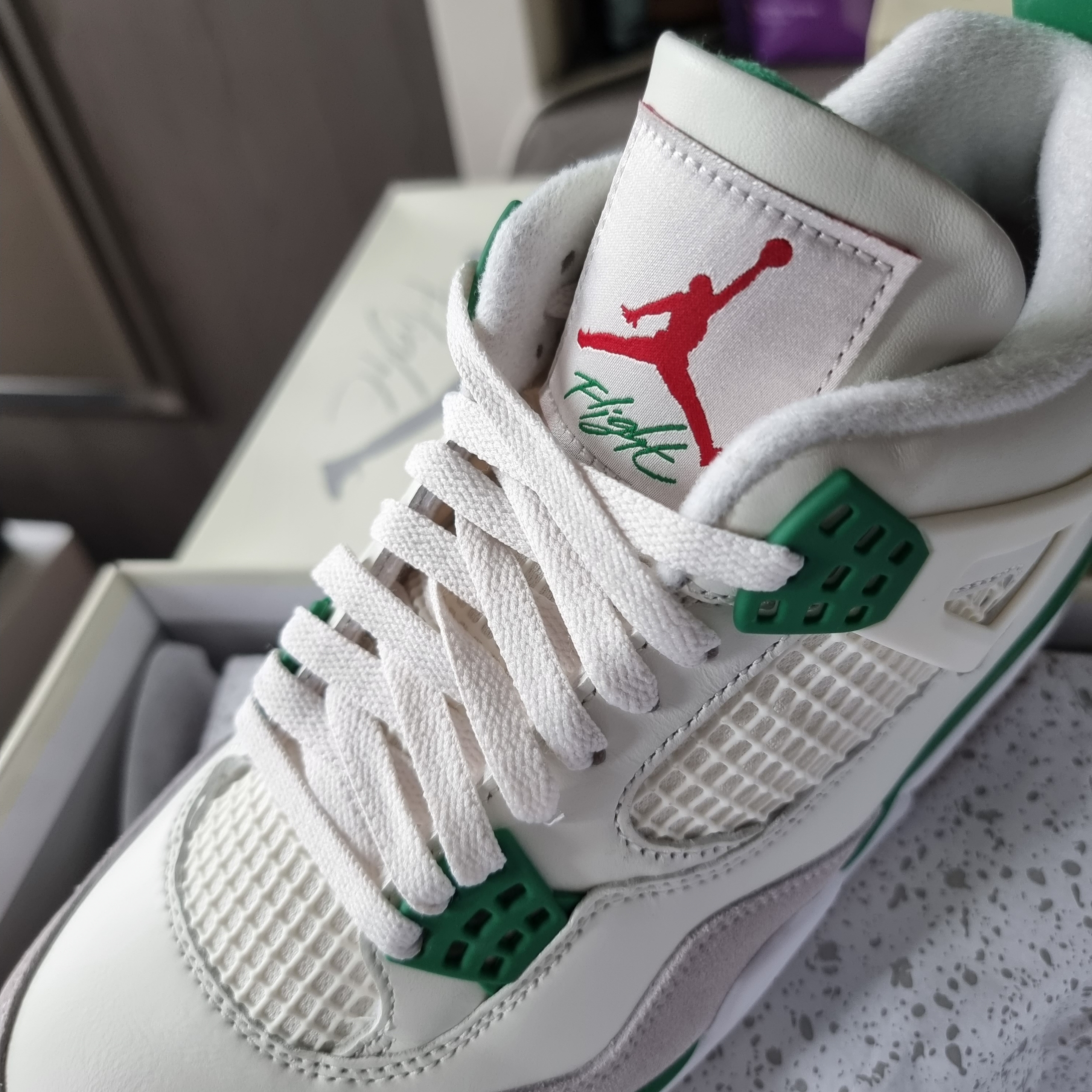 Jordan 4 x Nike SB Retro SP Pine Green 착용 스타일