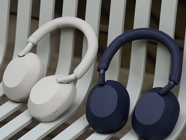 Sony WH-1000XM5 Midnight Blue (Sony Korea Ver.) 착용 스타일