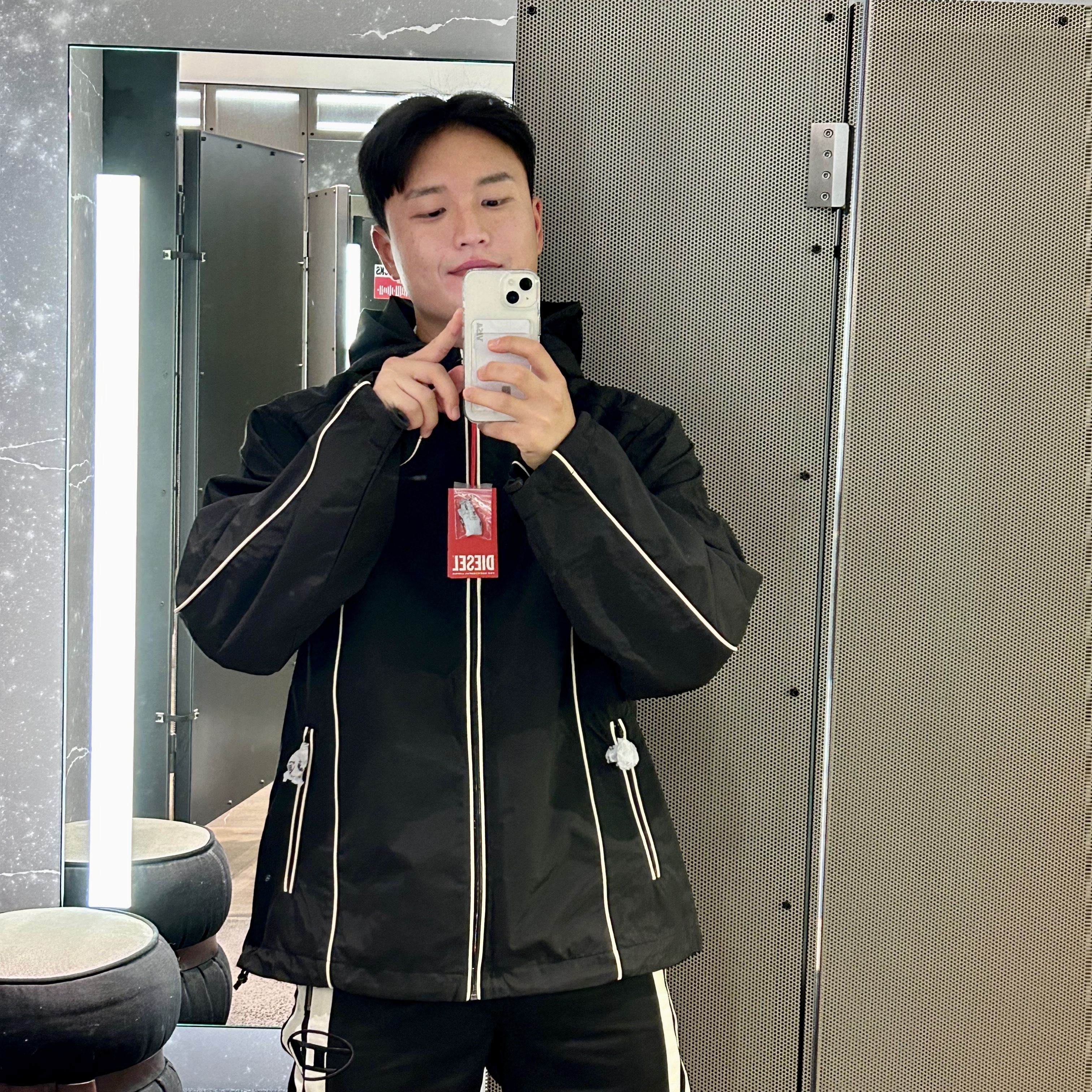 Diesel J-Hives Windbreaker with Contrast Piping Black, Diesel J-Beck Biker Jacket Black 착용 스타일 - 2