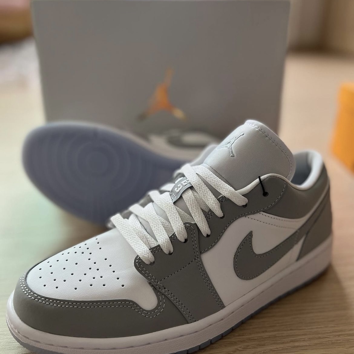 (W) Jordan 1 Low White Wolf Grey 착용 스타일