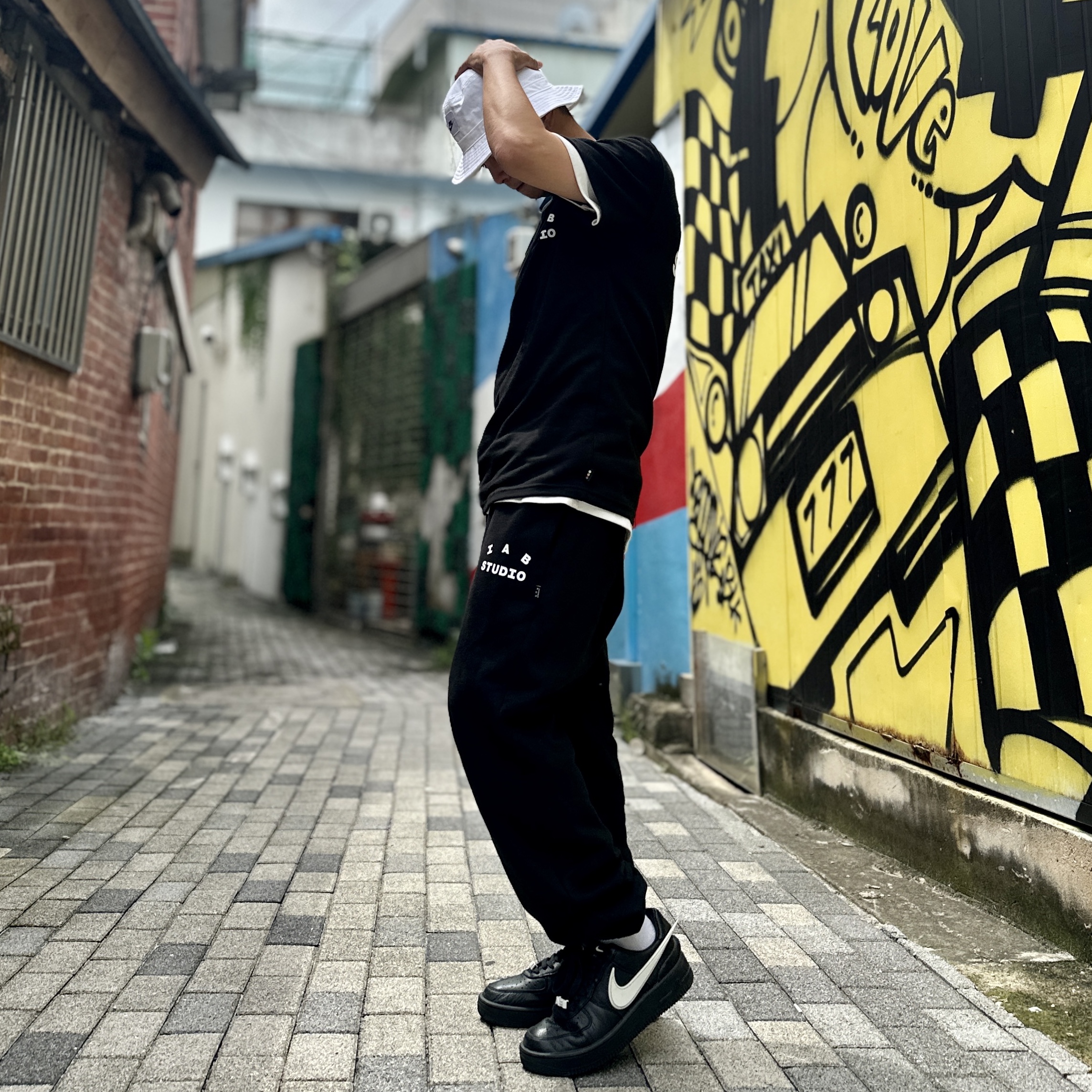 Nike x Ambush Air Force 1 Low SP Black, IAB Studio Sweatpants Black White - 23SS 착용 스타일 - 1