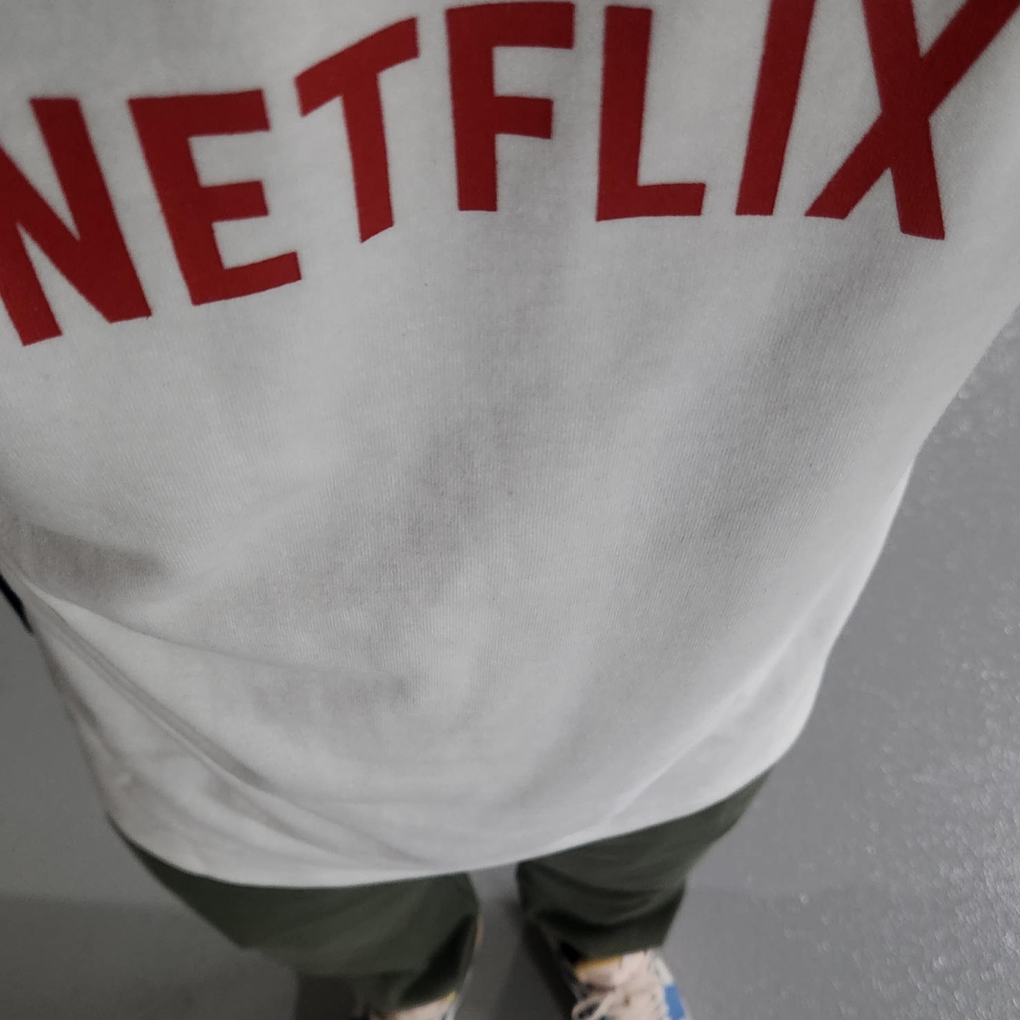 IAB Studio x Netflix SS T-Shirt White, Jordan 1 Low SE Tokyo 96 착용 스타일