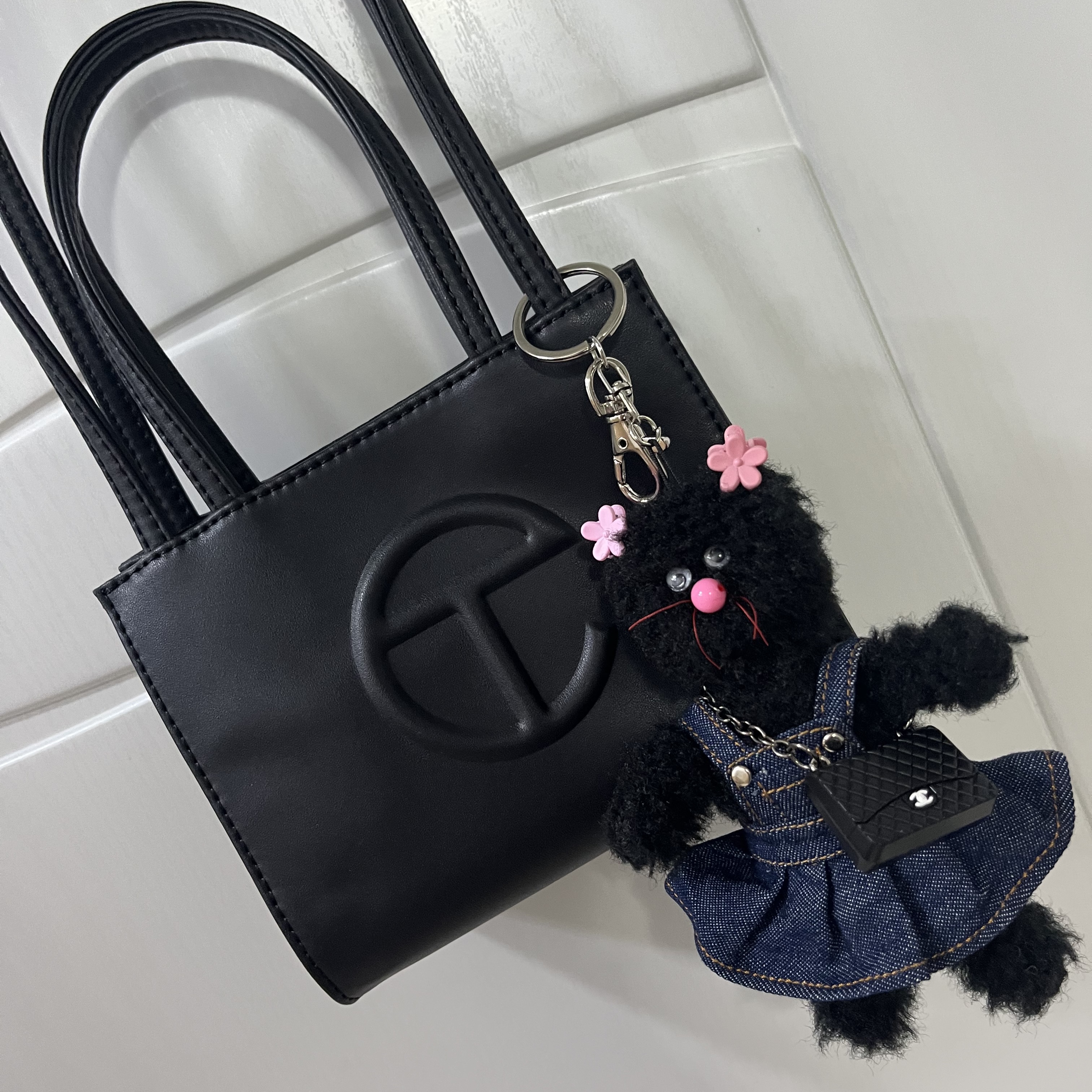 Monamhee Beulpingi Keyring with White Pants Black 착용 스타일 - 1