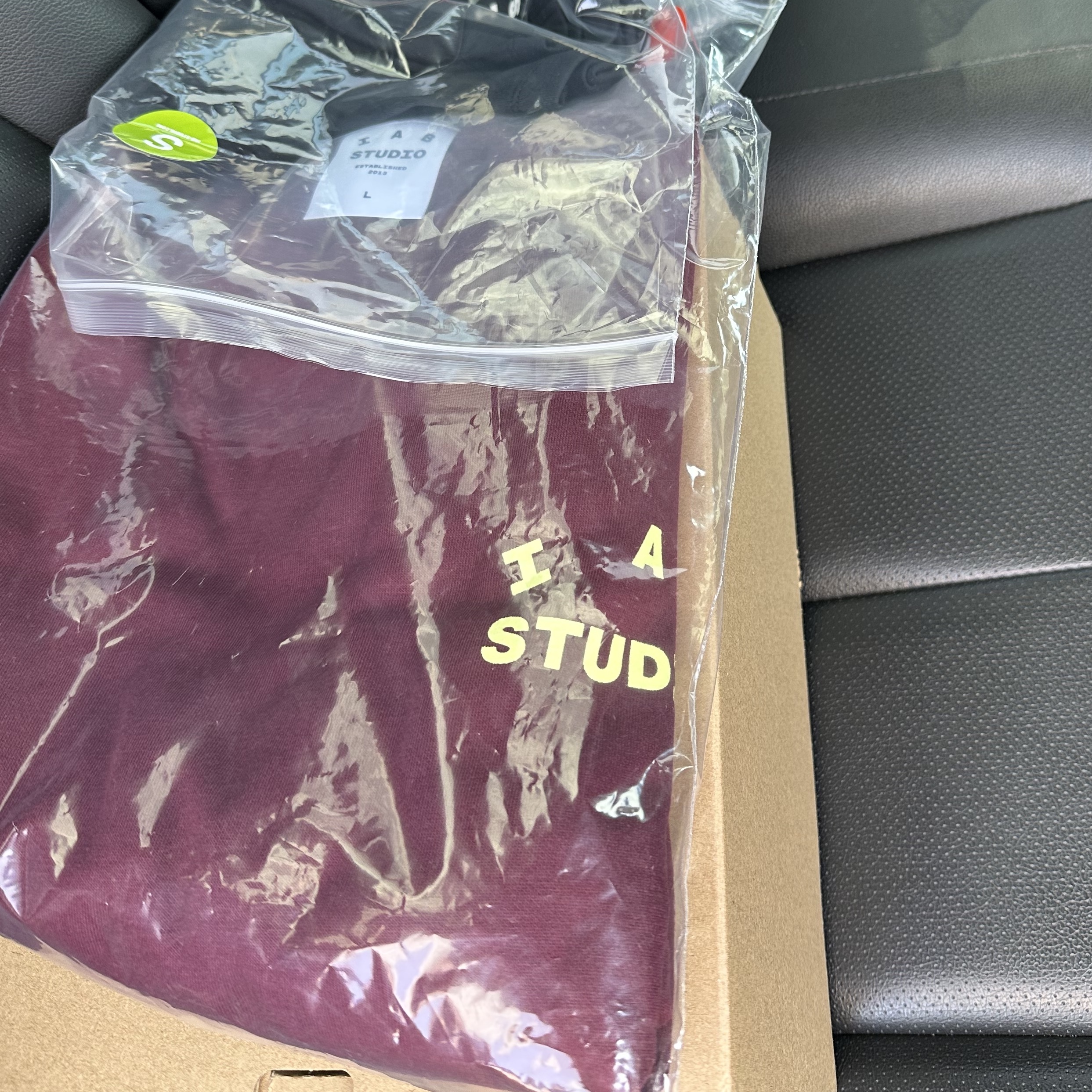 IAB Studio Long Sleeve Burgundy - The Hyundai Seoul Exclusive 착용 스타일