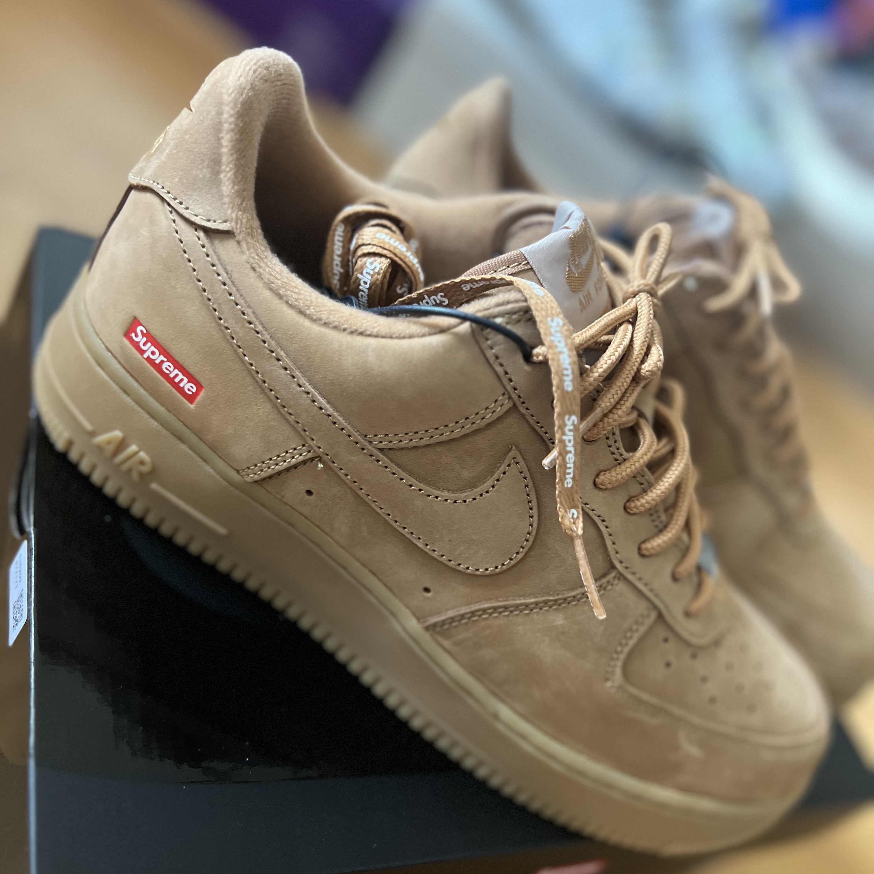 Nike x Supreme Air Force 1 Low Flax 착용 스타일 - 1