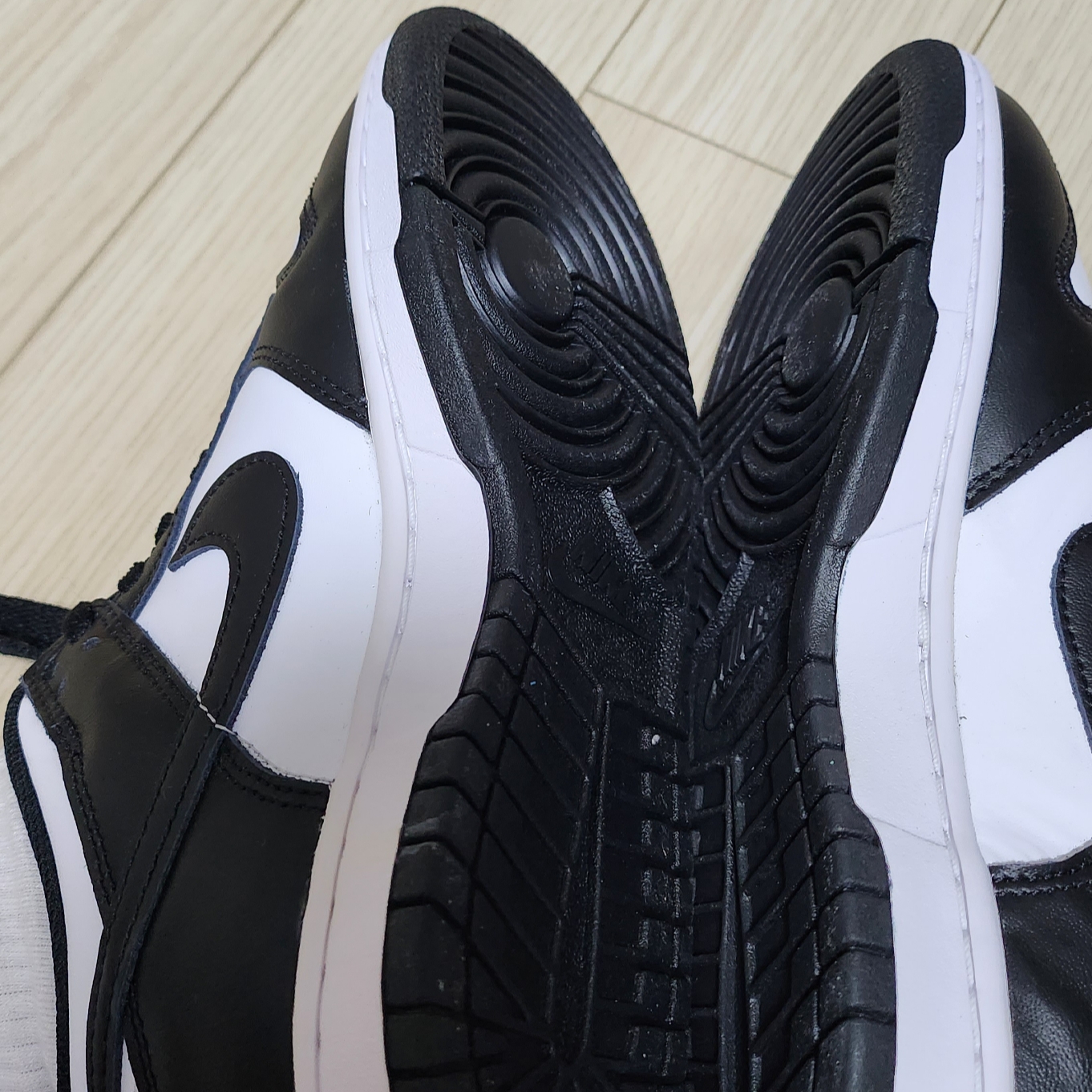 (GS) Nike Dunk Low Black 착용 스타일 - 5