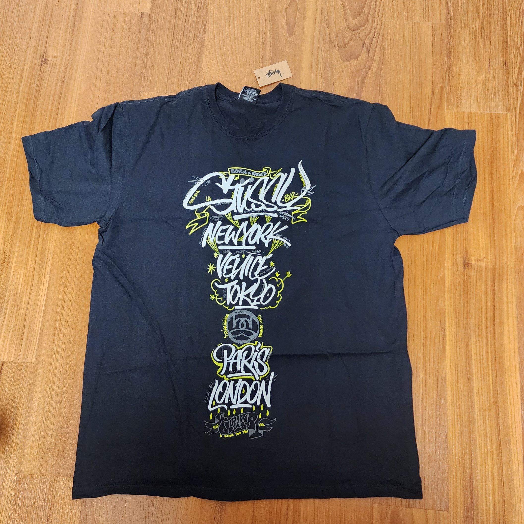 Stussy x Born X Raised Handstyles T-Shirt Black 착용 스타일 - 1