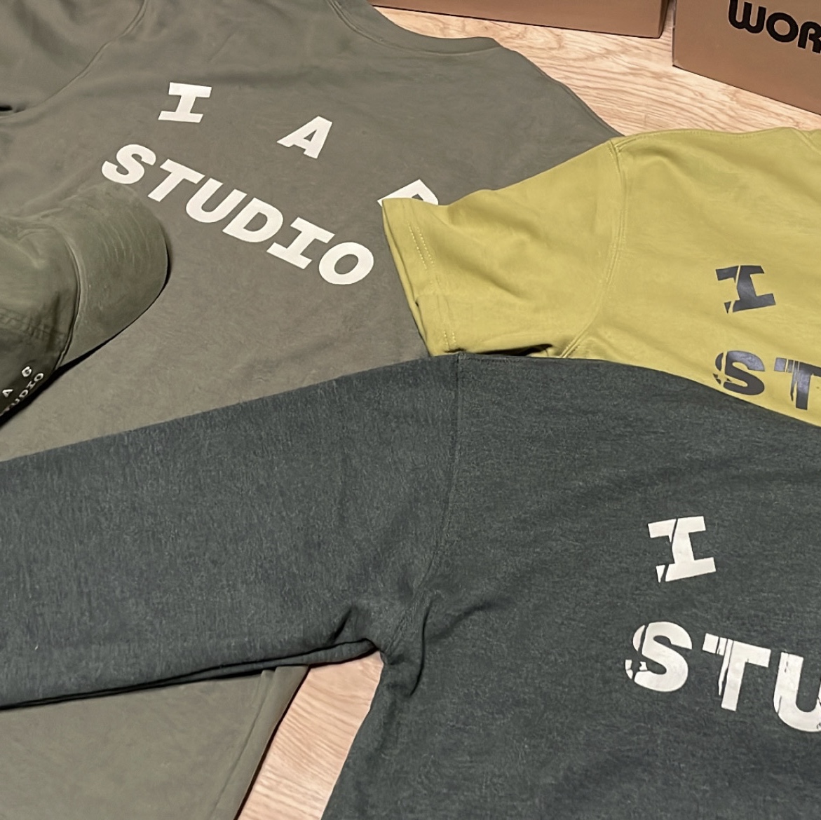 IAB Studio x D.P. T-Shirt Army Green, IAB Studio x D.P. Washed Cap Ash Green 착용 스타일 - 1