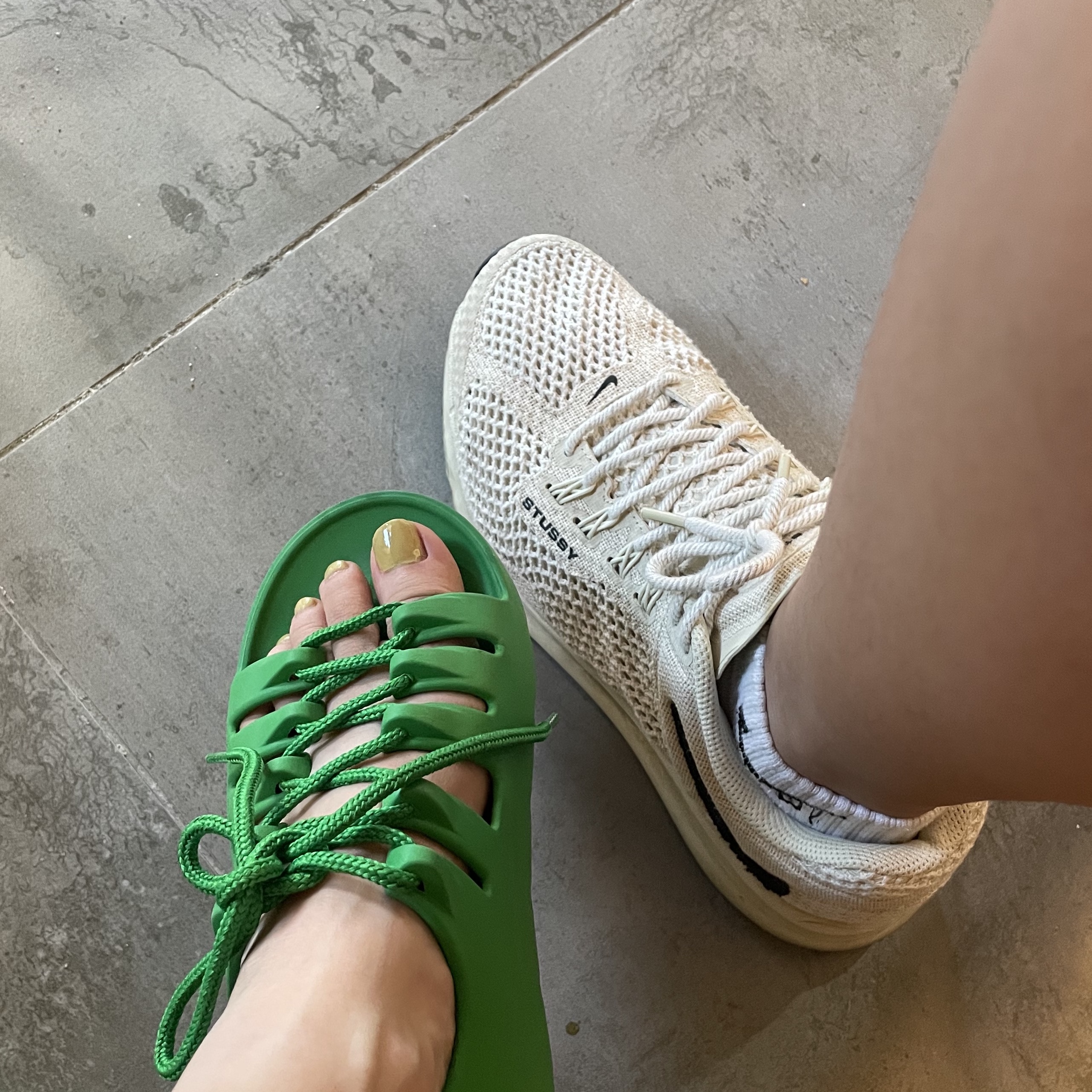 Nike x Stussy Air Max 2013 Fossil 착용 스타일 - 2