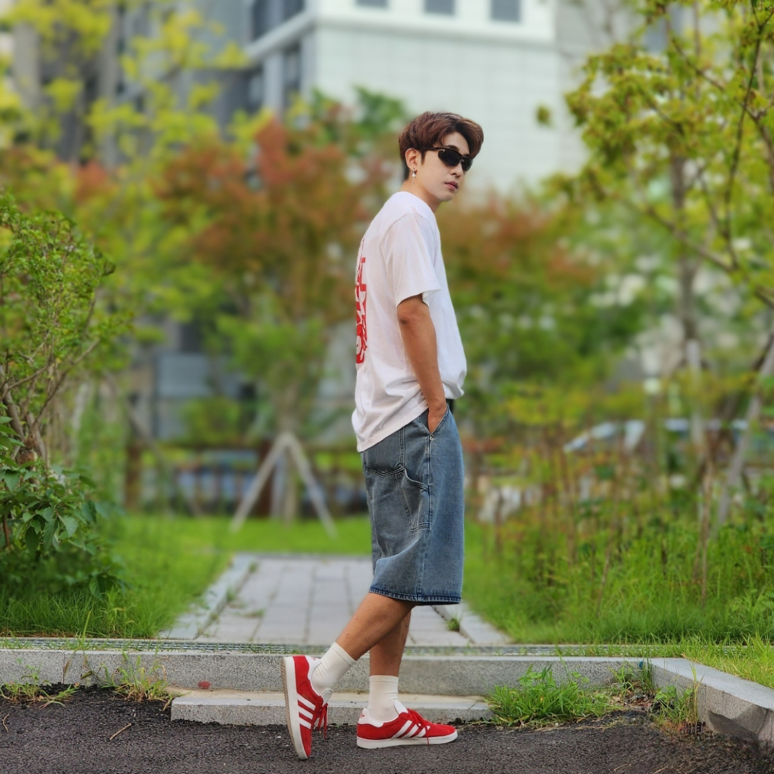 Adidas Gazelle Power Red 착용 스타일 - 2