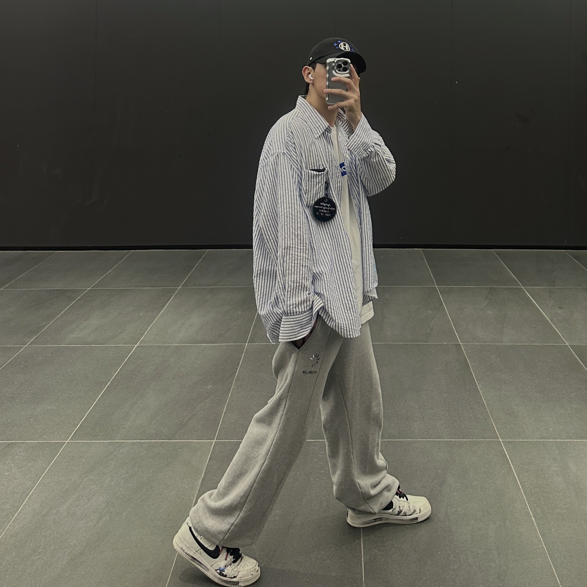 Supreme Seoul Box Logo T-Shirt White - 23FW, Nike x Peaceminusone Air Force 1 Low Para-Noise 2.0 착용 스타일 - 1