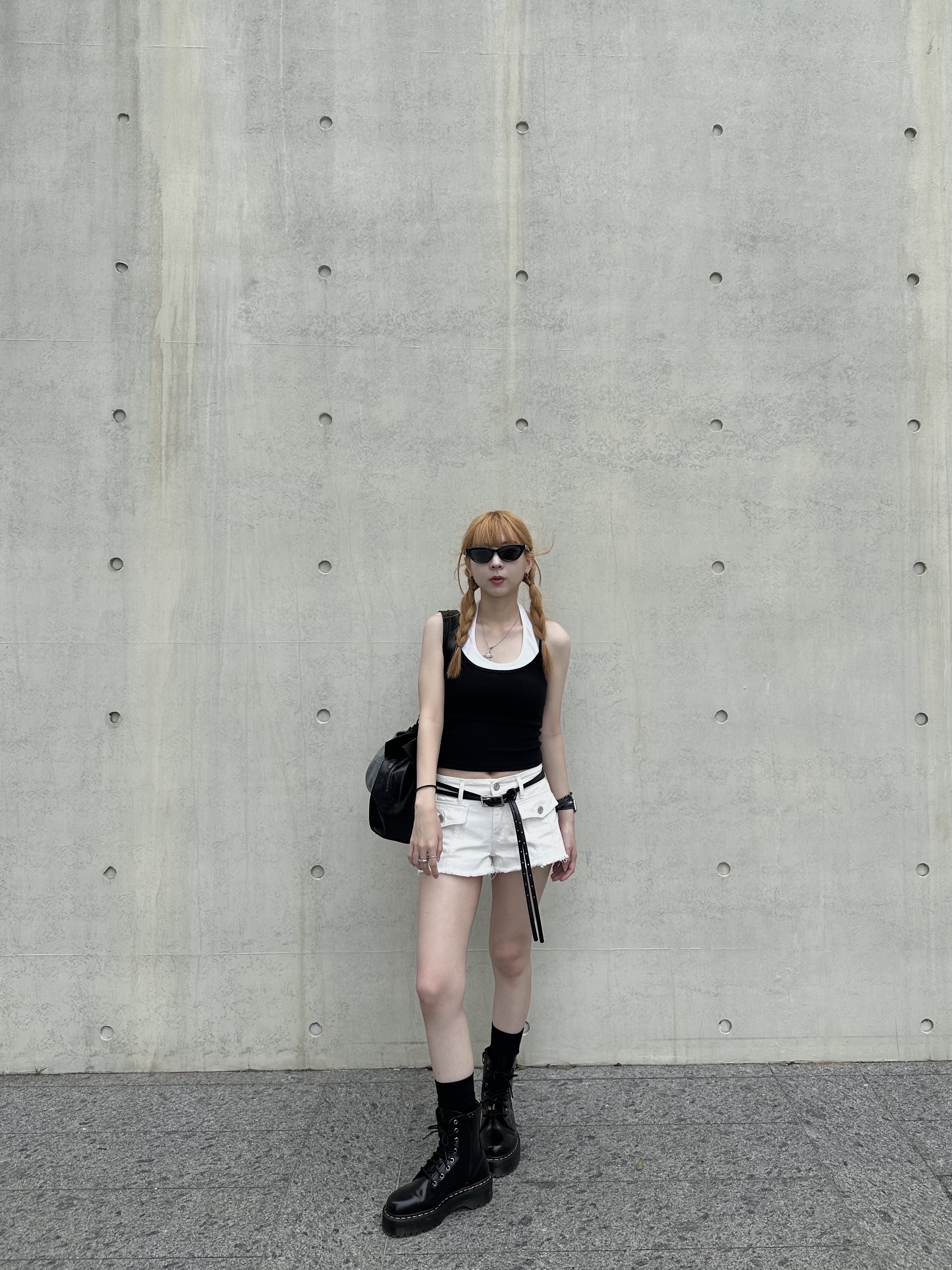 Dr. Martens Jadon Boots Black 착용 스타일 - 2