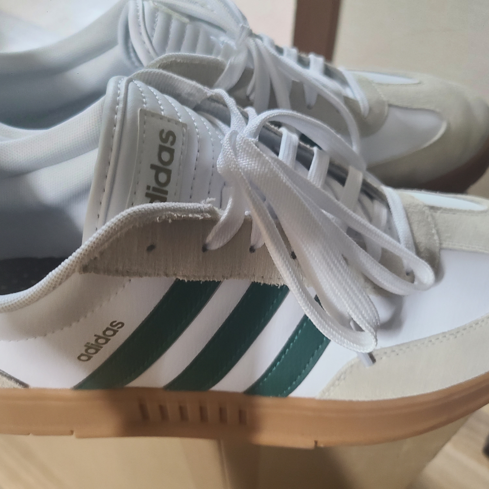 Adidas Gradas Collegiate Green 착용 스타일