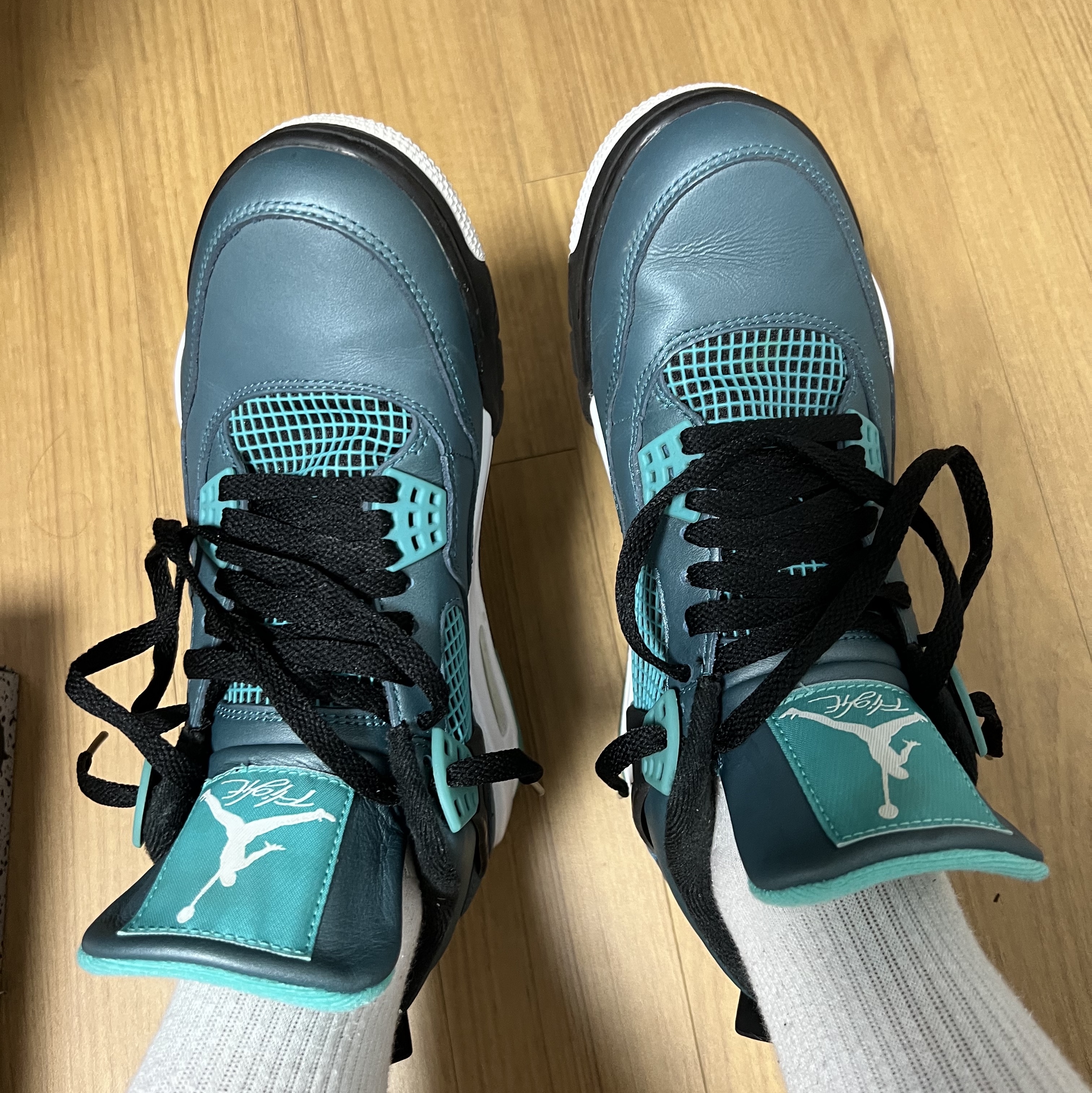 Jordan 4 Retro Teal 착용 스타일