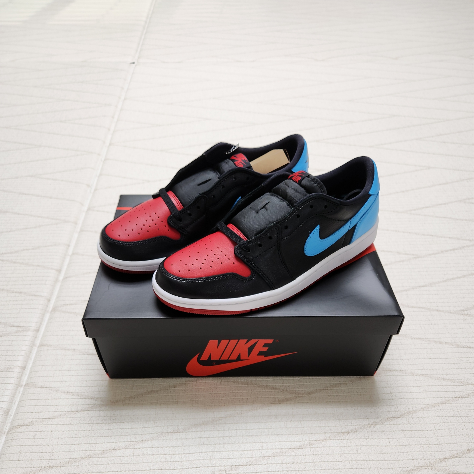 (W) Jordan 1 Retro Low OG NC to CHI 착용 스타일 - 1