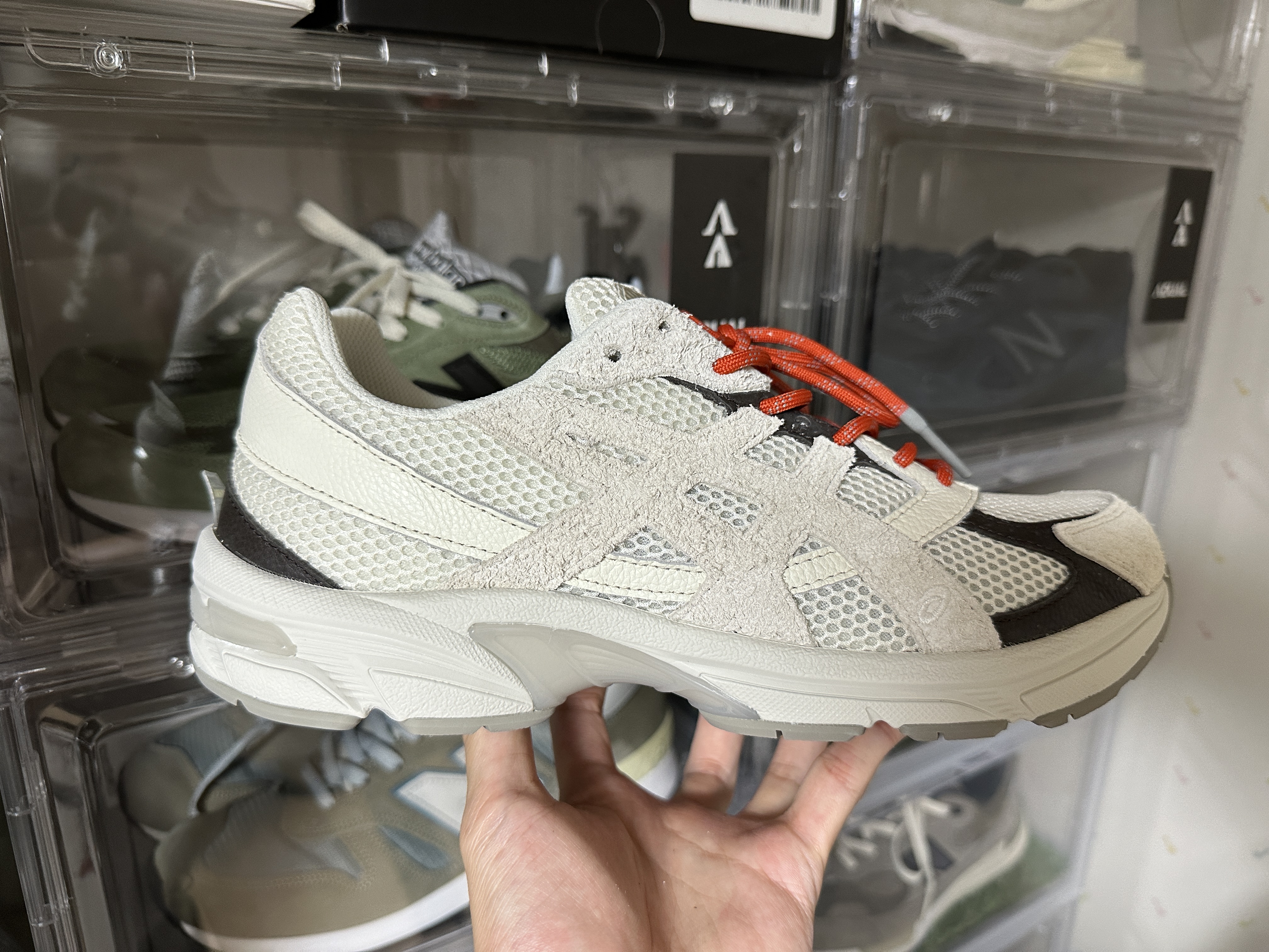 Asics x Hal Studios Gel-1130 MK-III Glacier 착용 스타일 - 3