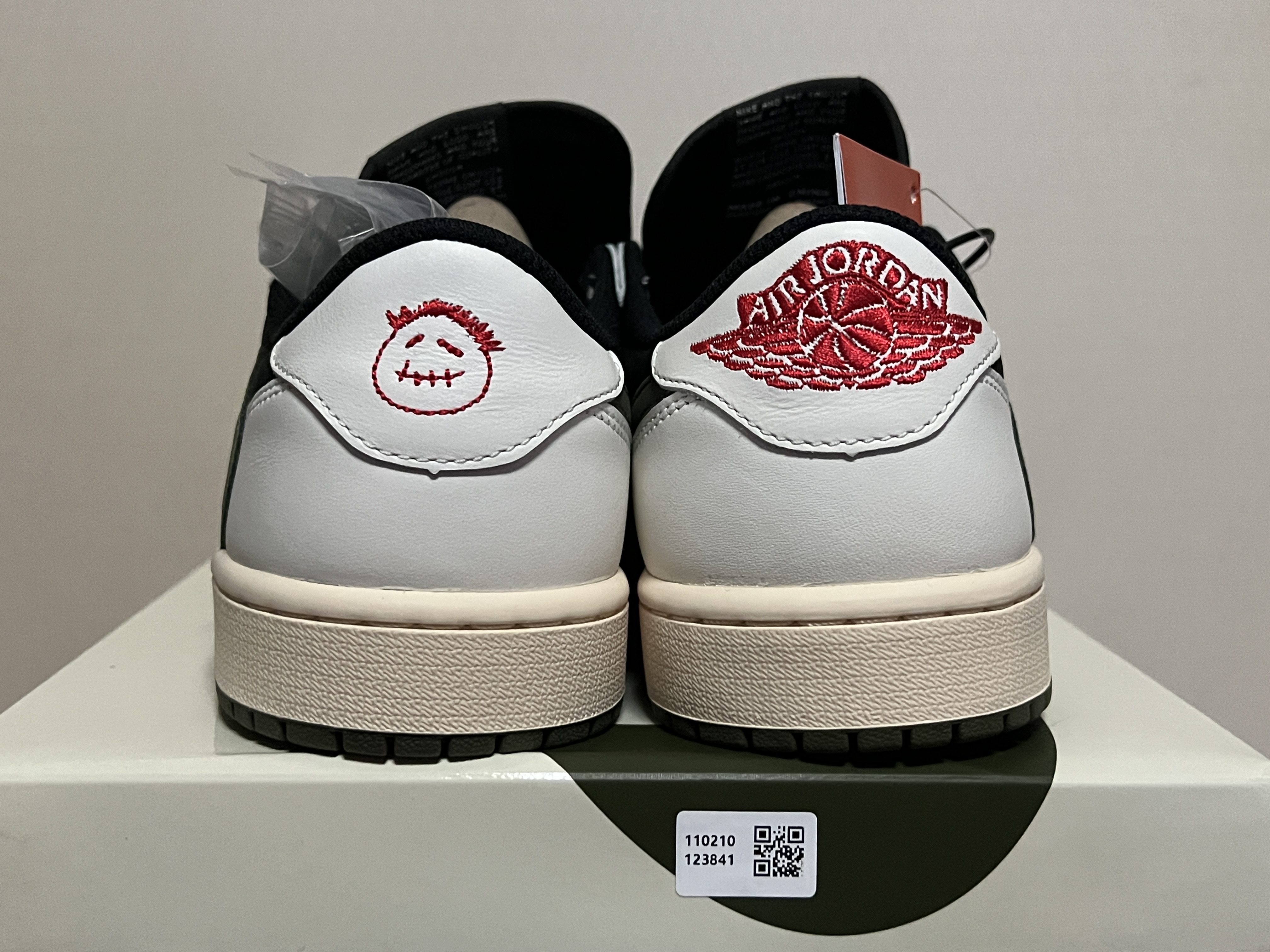 (W) Jordan 1 x Travis Scott Retro Low OG SP Medium Olive 착용 스타일