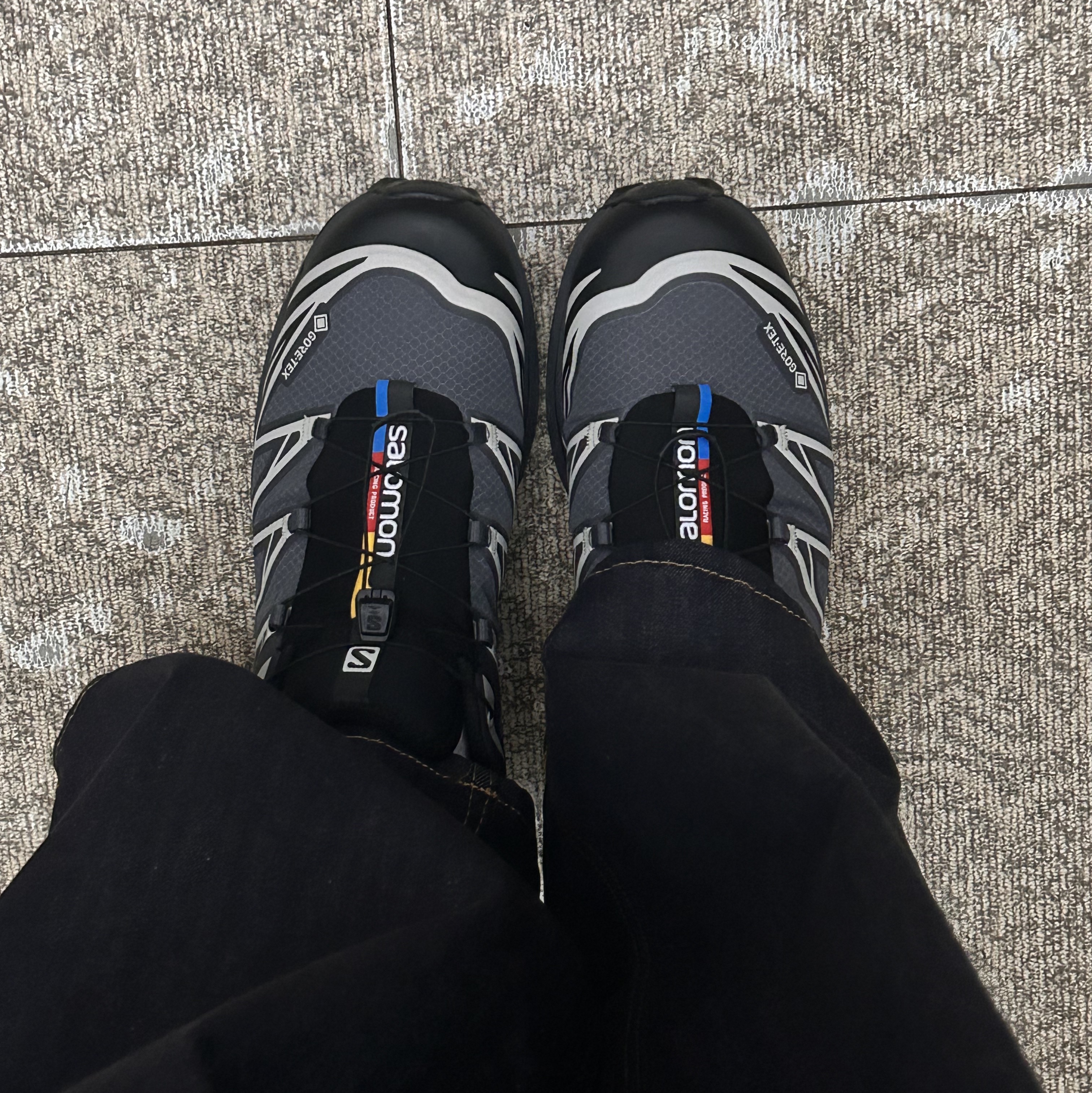 Salomon XT-6 Gore-Tex Black Ebony 착용 스타일