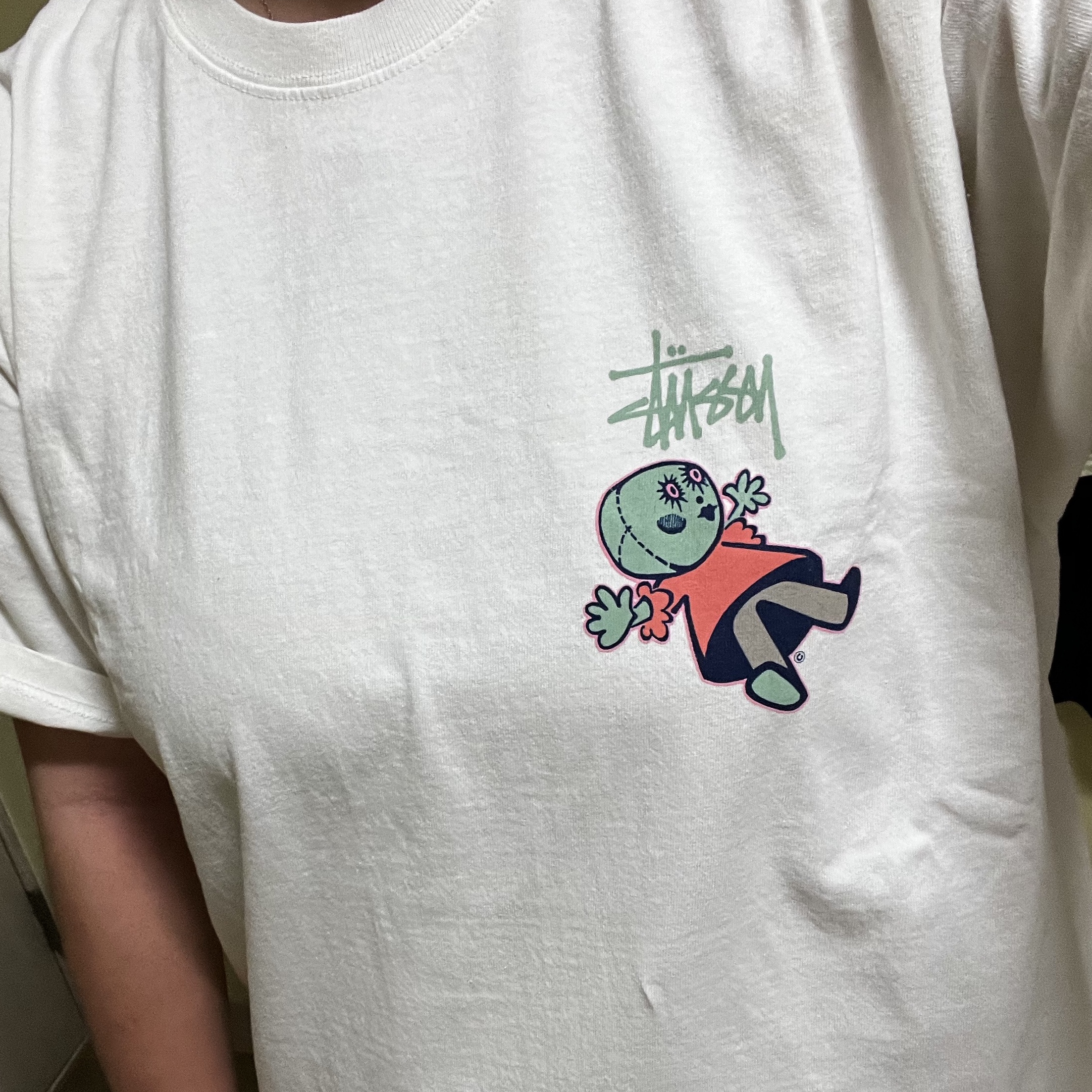 Stussy Dollie Pigment Dyed T-Shirt Natural 착용 스타일 - 2