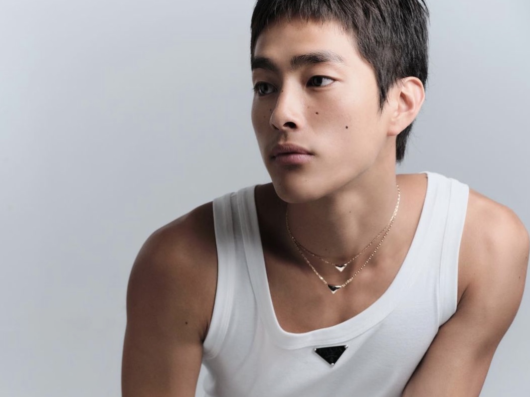 (W) Prada Ribbed Knit Jersey Tank Top White 착용 스타일 - 2