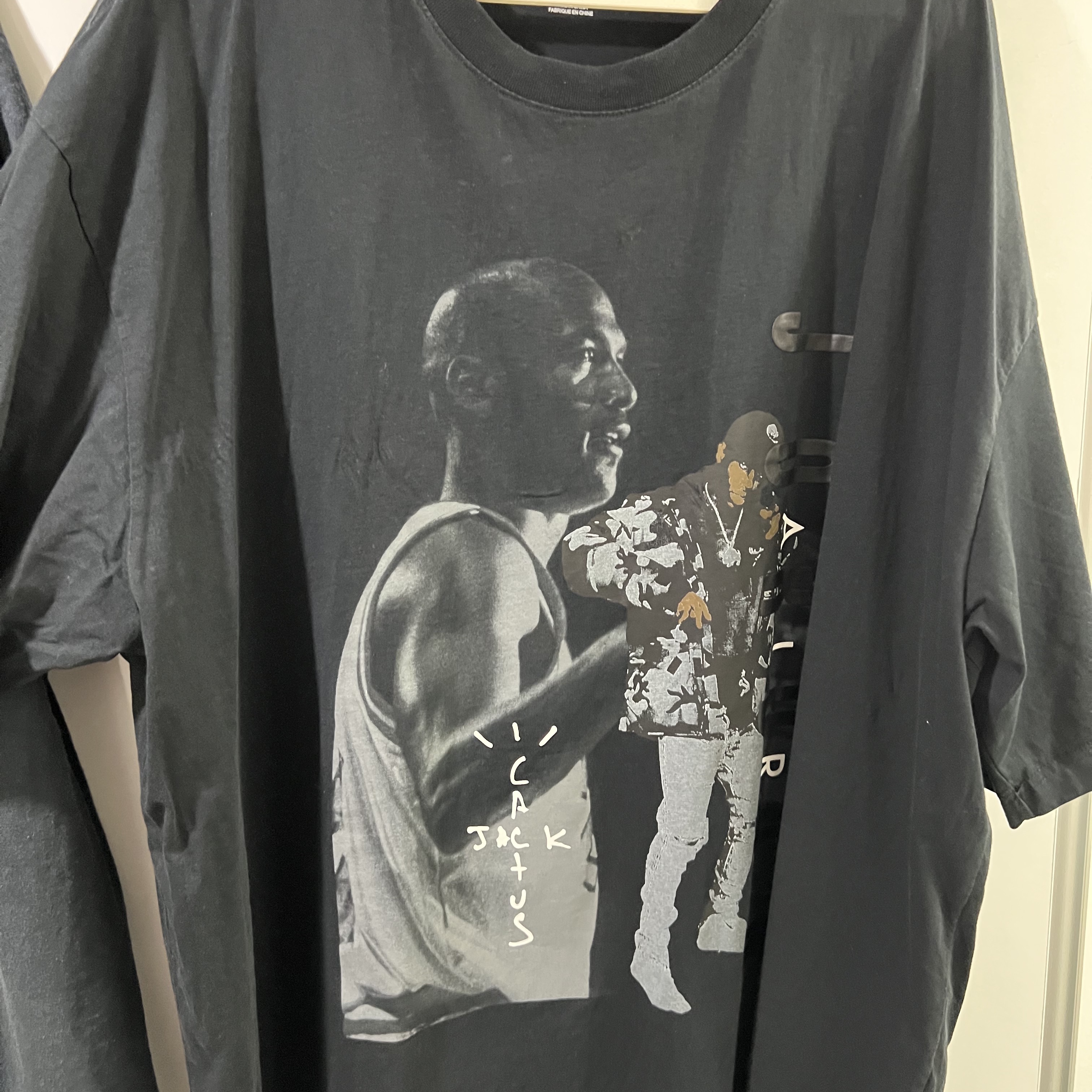 Jordan x Travis Scott T-Shirt 착용 스타일