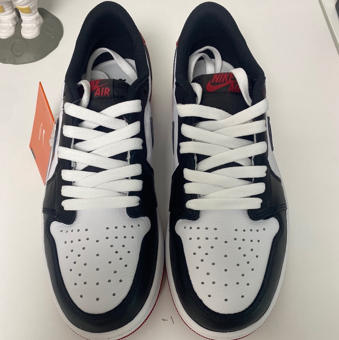 Jordan 1 Retro Low OG Black Toe 착용 스타일 - 2