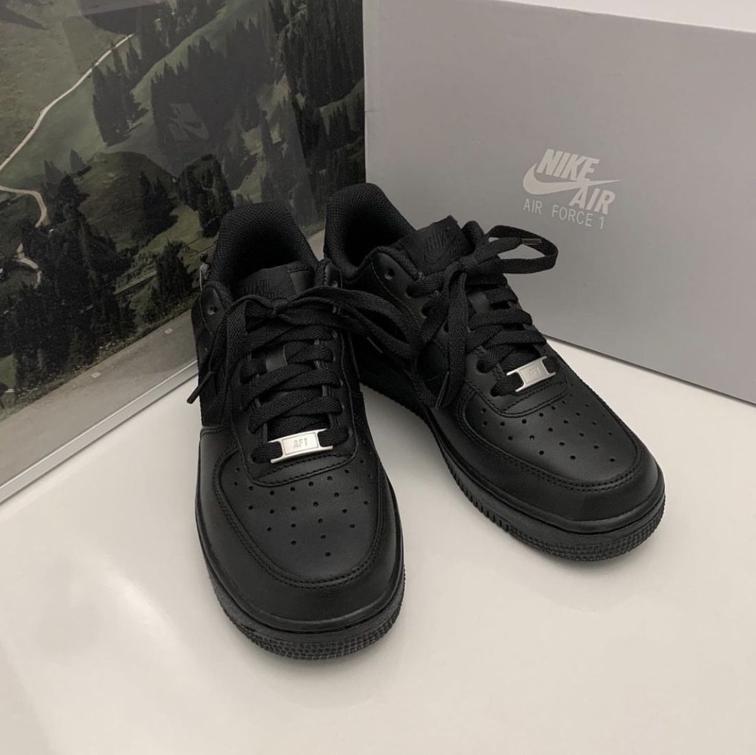 (W) Nike Air Force 1 '07 Low Triple Black 착용 스타일