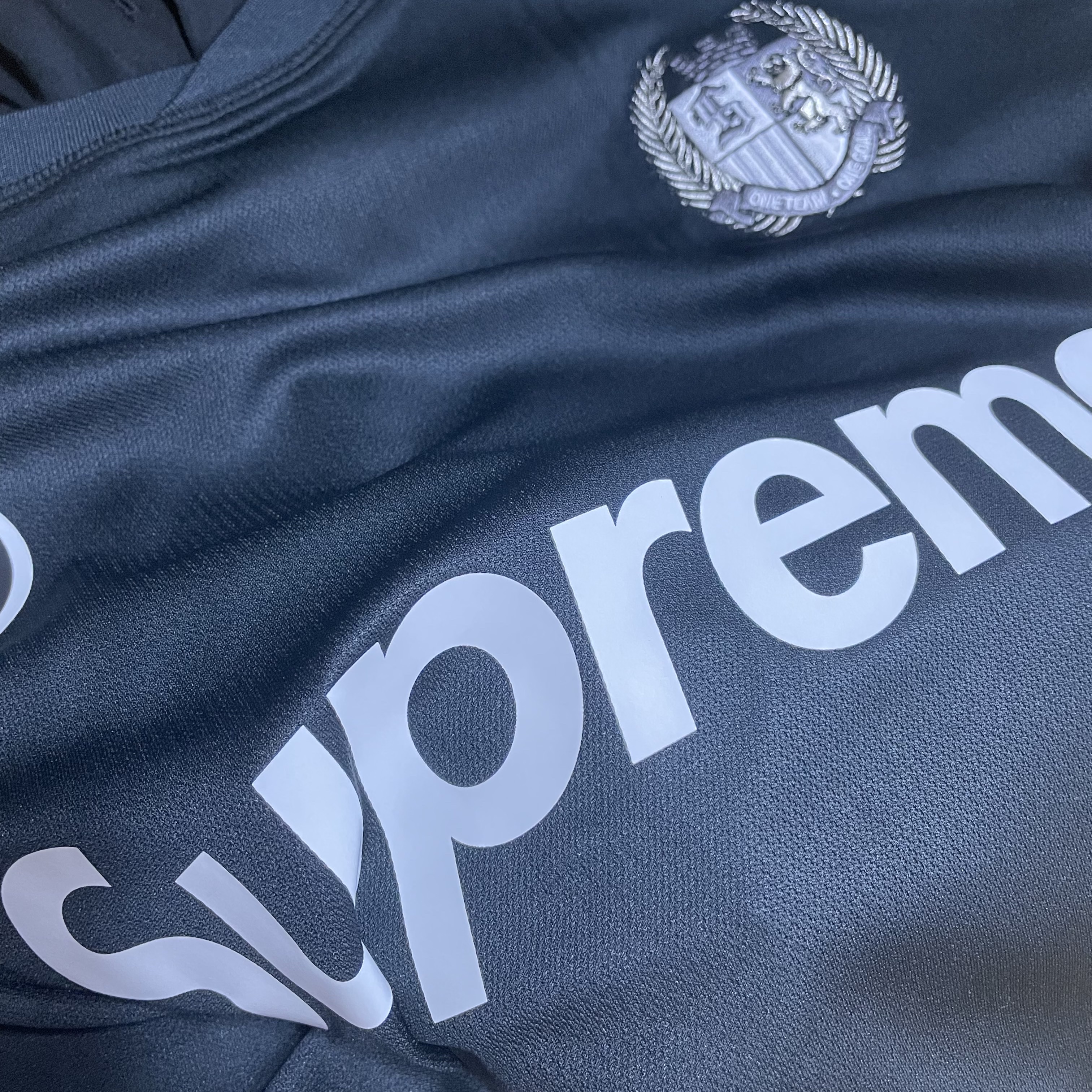 Supreme Hooded Soccer Jersey Black - 23FW 착용 스타일 - 3