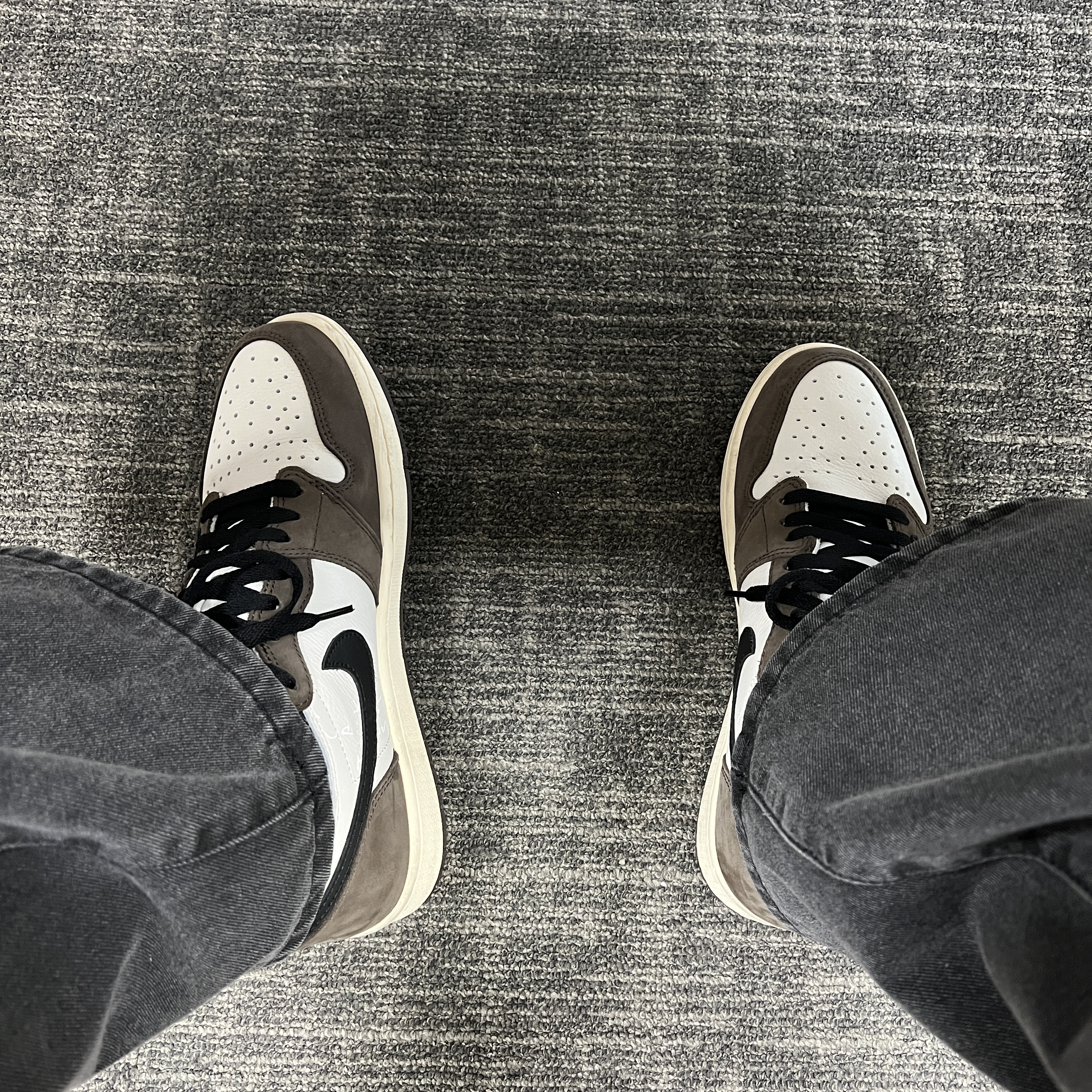 Jordan 1 x Travis Scott Retro High OG SP Mocha 착용 스타일