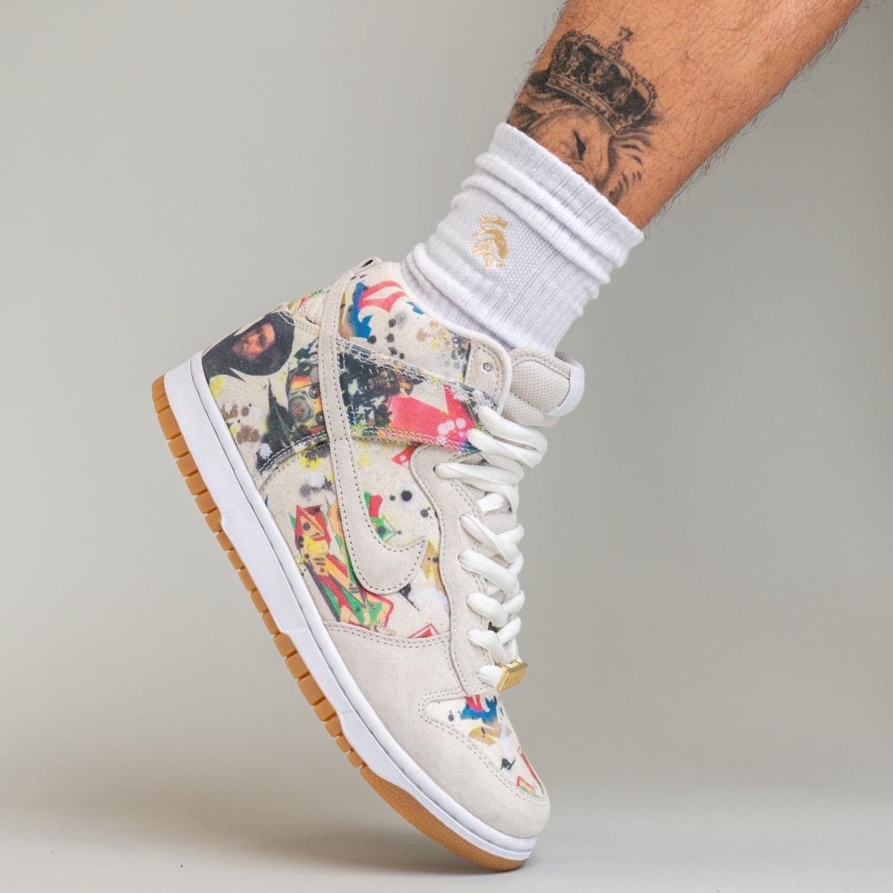 Nike x Supreme SB Dunk Low QS Rammellzee Black, Nike x Supreme SB Dunk High QS Rammellzee White 착용 스타일 - 4