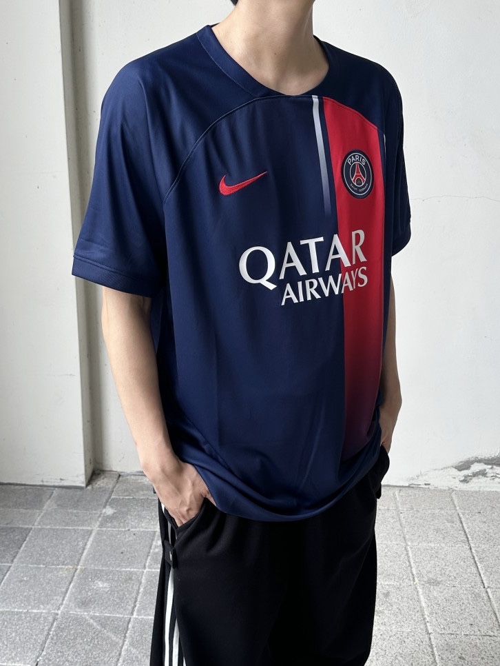 Nike Paris Saint-Germain 2023/24 Dri-Fit Stadium Home Jersey Midnight Navy (Non Marking Ver.) 착용 스타일 - 2