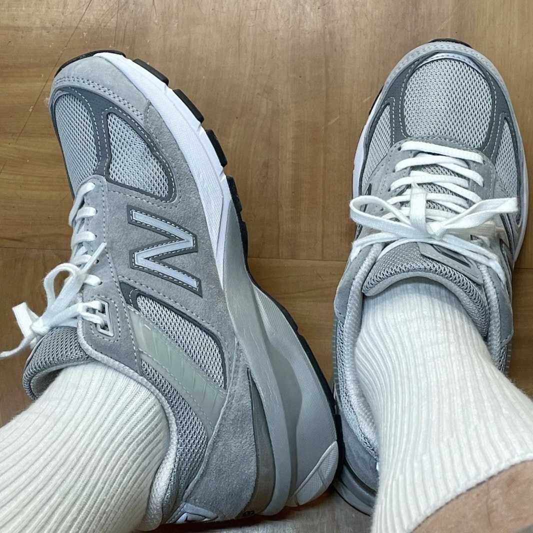 New Balance 990v5 Made in USA Grey - D Standard 착용 스타일