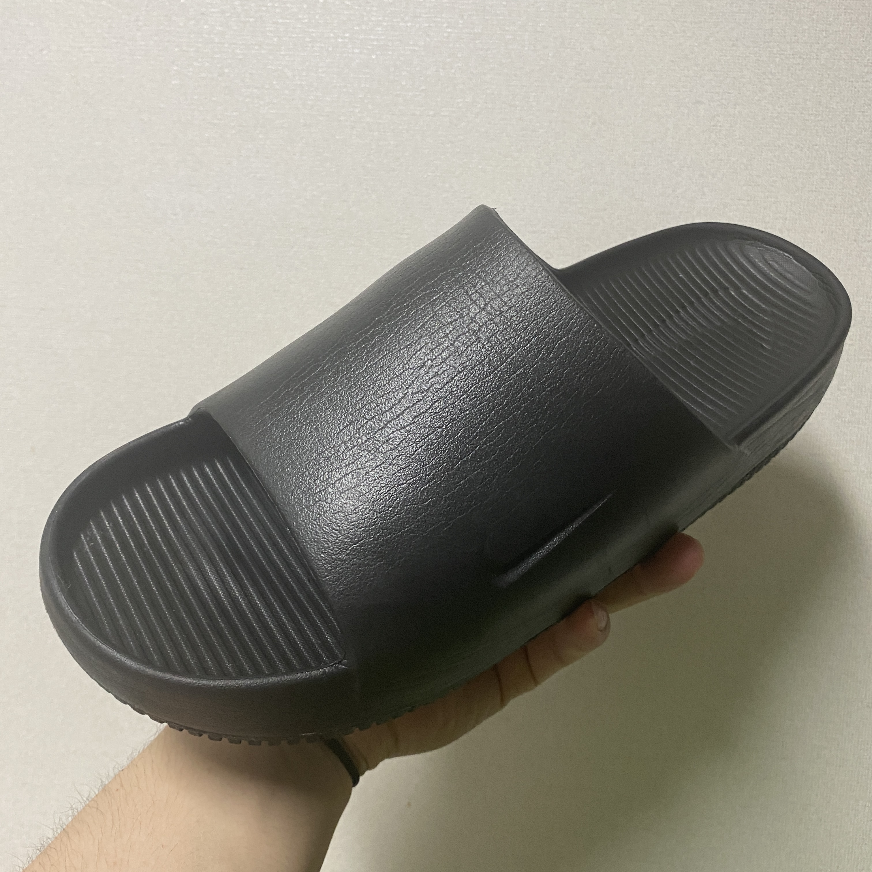 Nike Calm Slide Black 착용 스타일