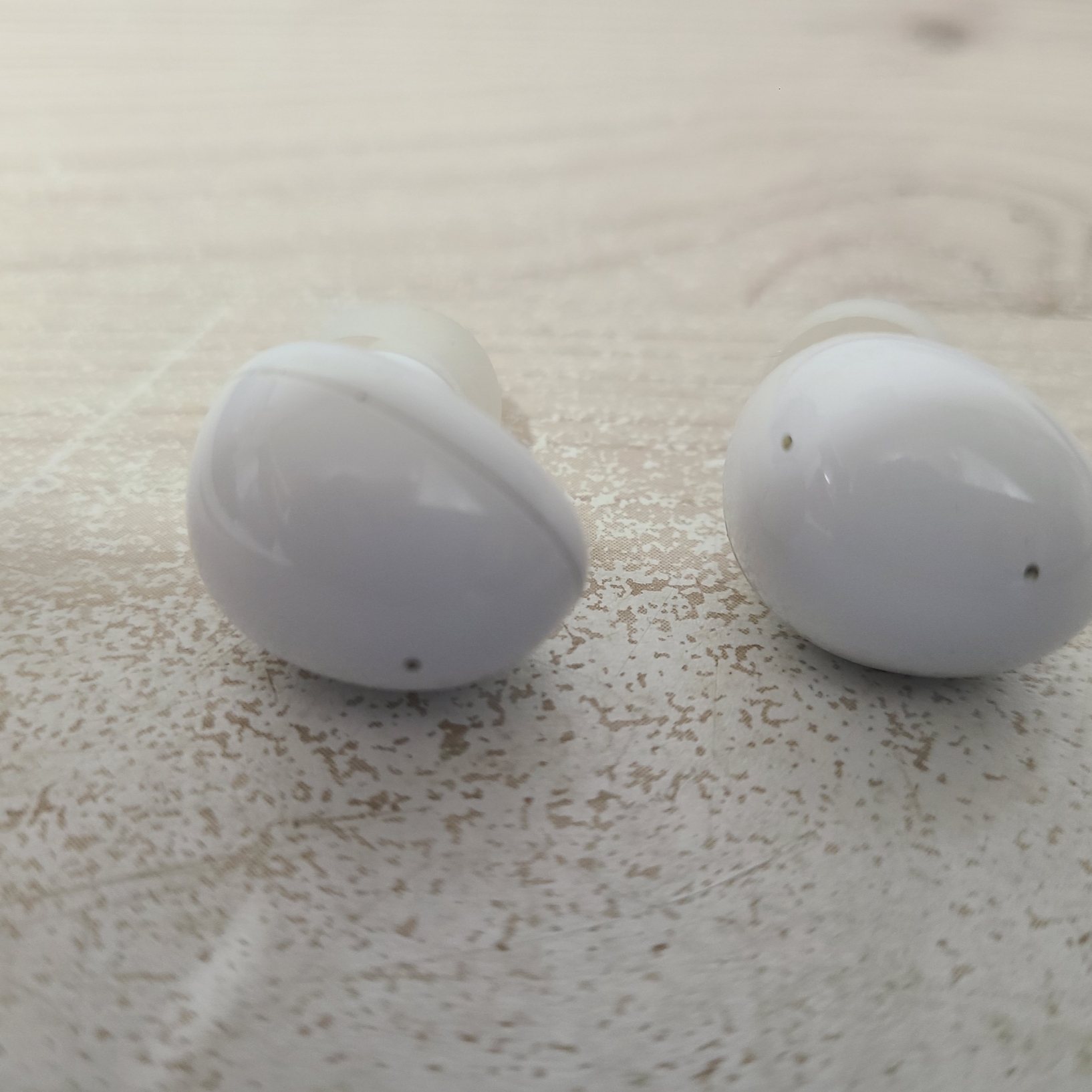 Samsung Galaxy Buds2 White (Korean Ver.) 착용 스타일