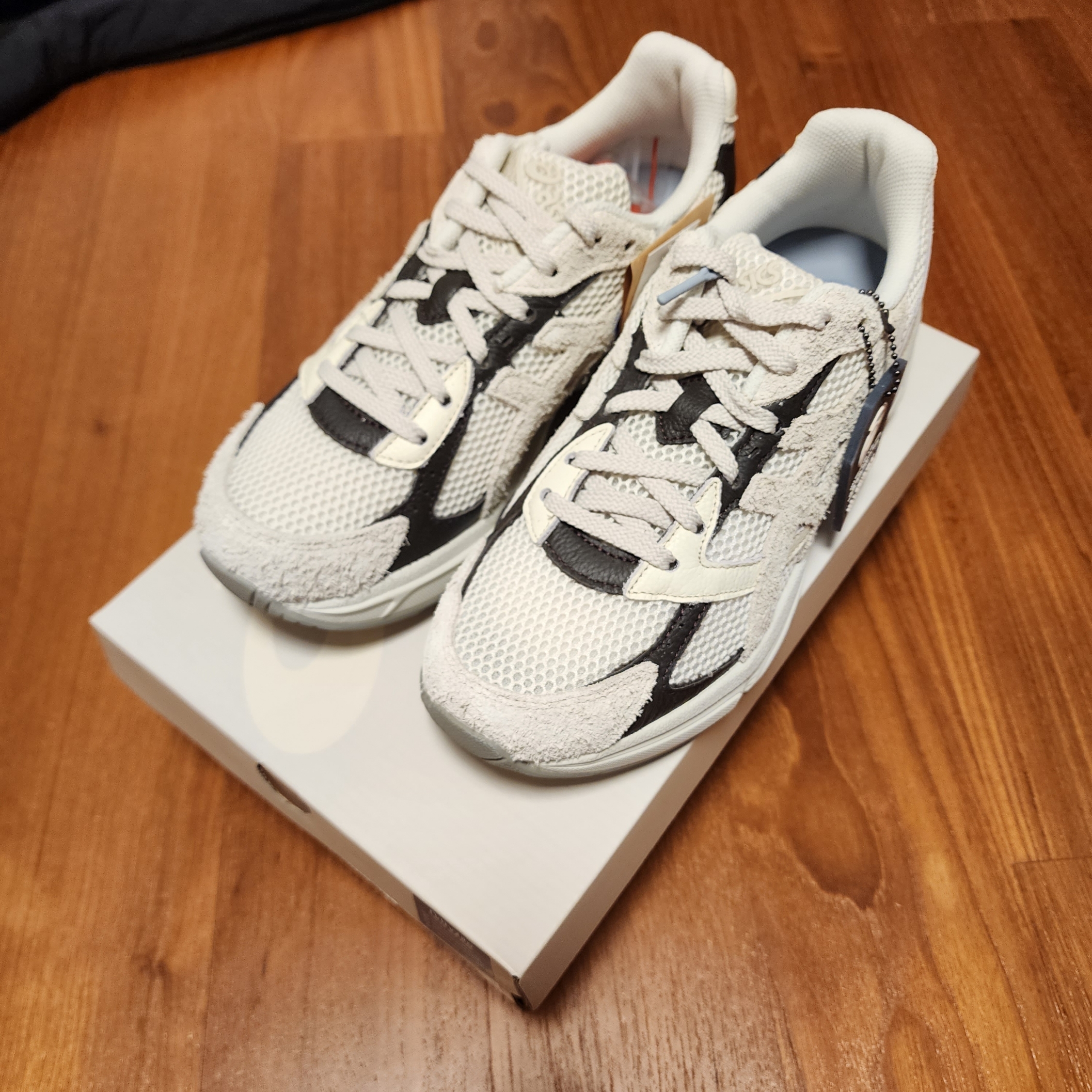 Asics x Hal Studios Gel-1130 MK-III Glacier 착용 스타일 - 2