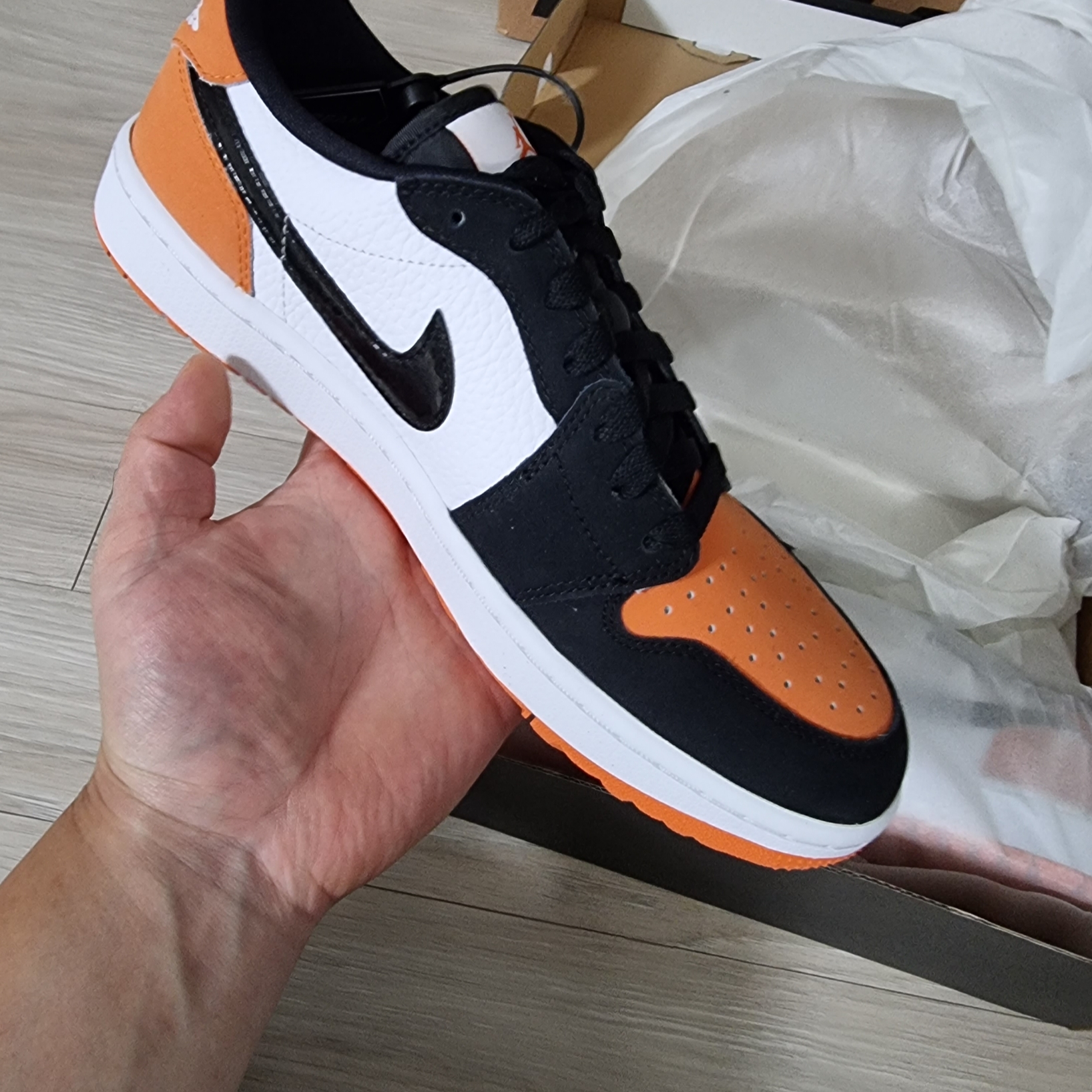 Jordan 1 Low Golf Starfish 착용 스타일