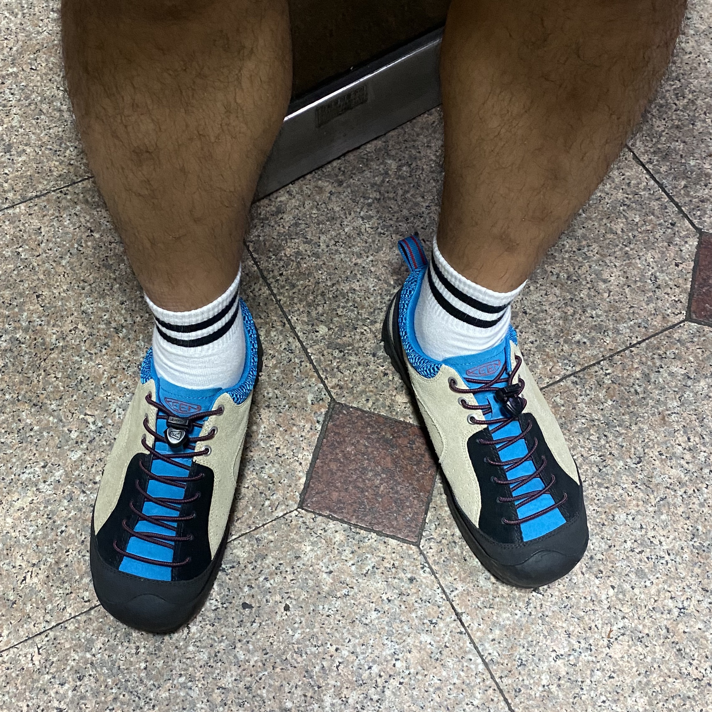 Keen Jasper Rocks SP Sneakers Beige 착용 스타일