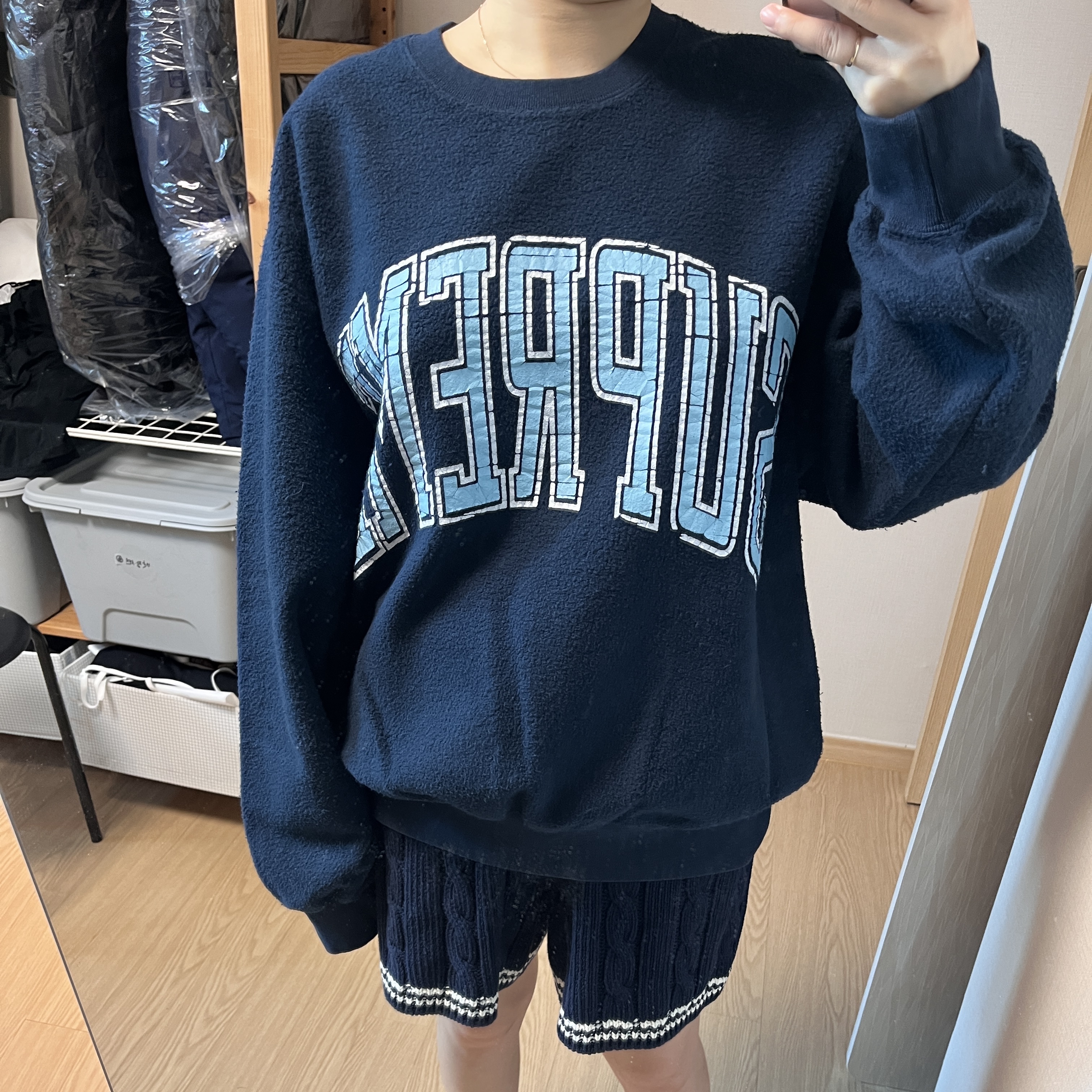 Supreme Inside Out Crewneck Navy - 23FW 착용 스타일