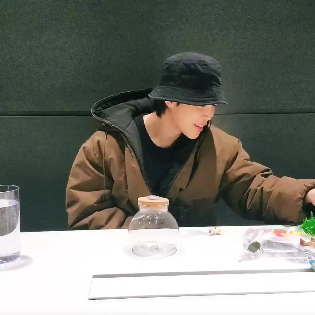 Our Legacy Vintrospec Parka Olive Wax Neo Nylon 착용 스타일 - 3