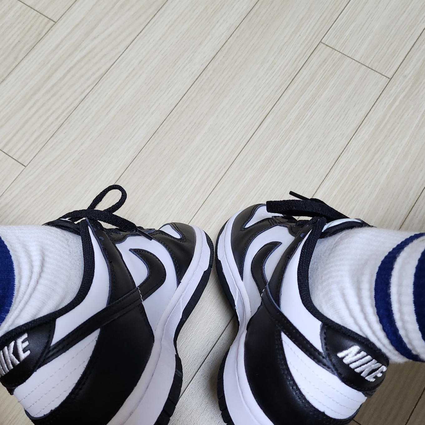(GS) Nike Dunk Low Black 착용 스타일 - 4